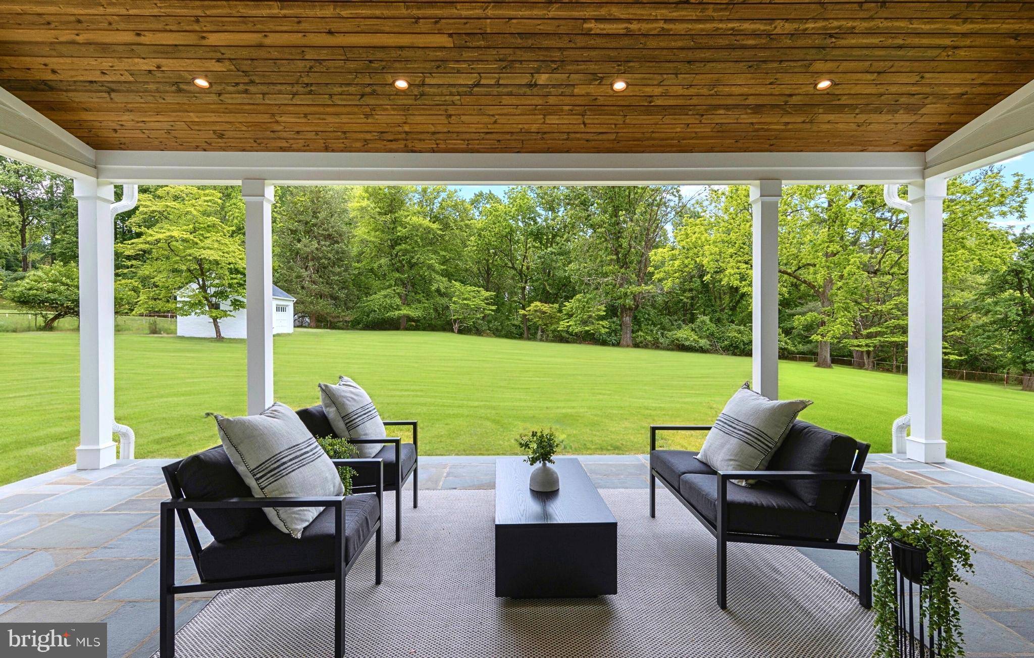 NEWTOWN SQ - Residential