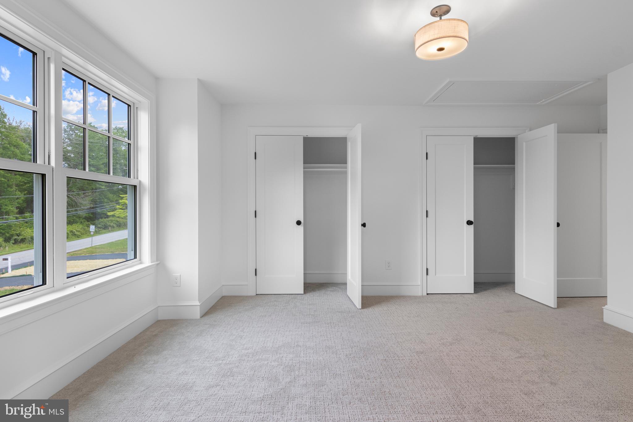 NEWTOWN SQ - Residential