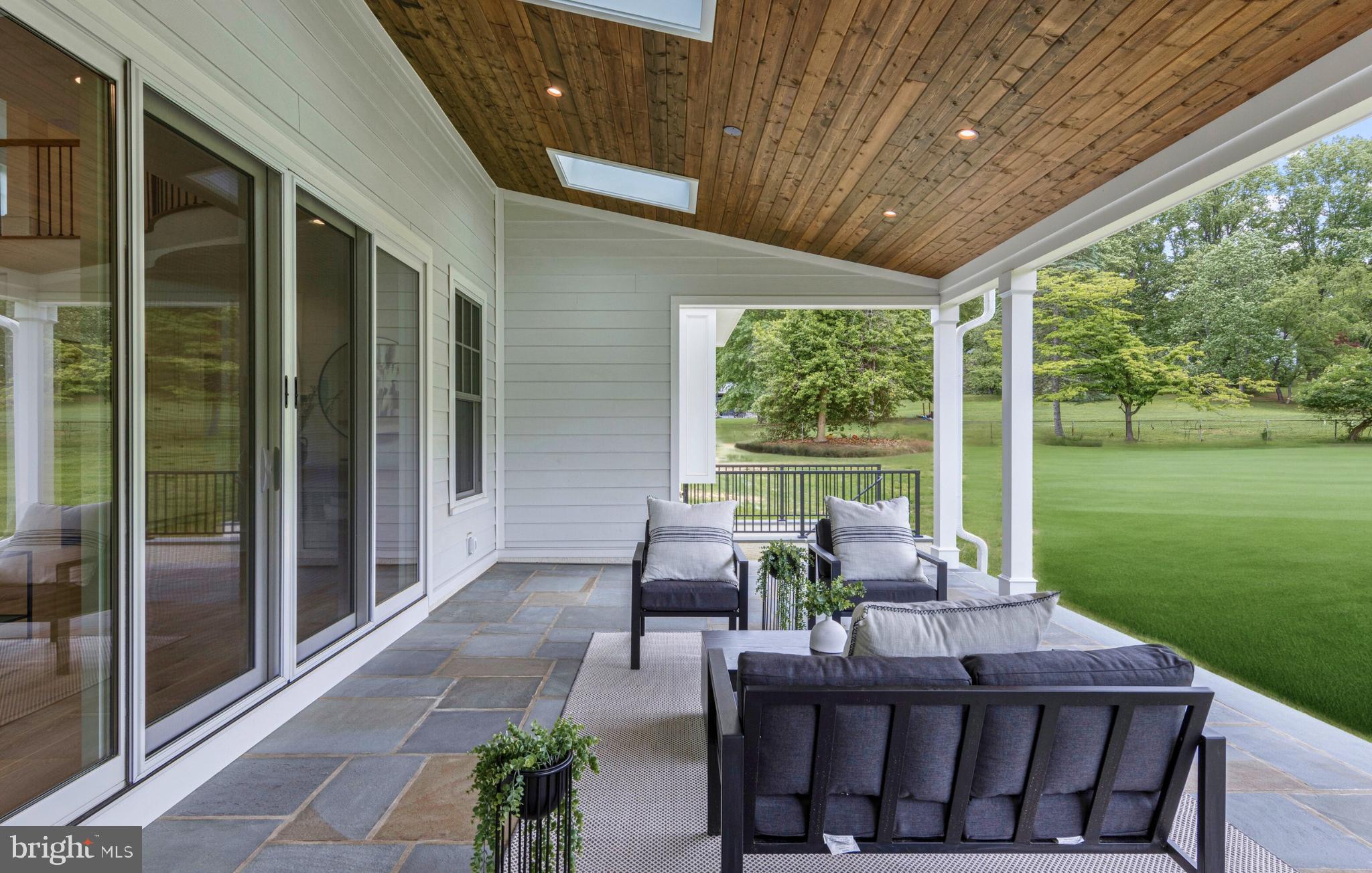 NEWTOWN SQ - Residential