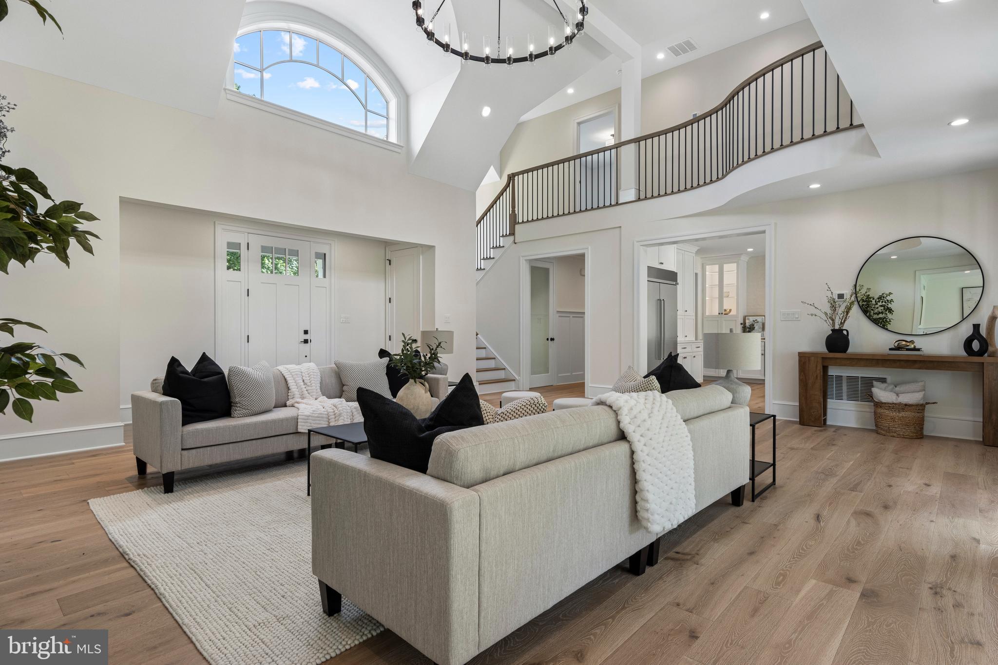 NEWTOWN SQ - Residential