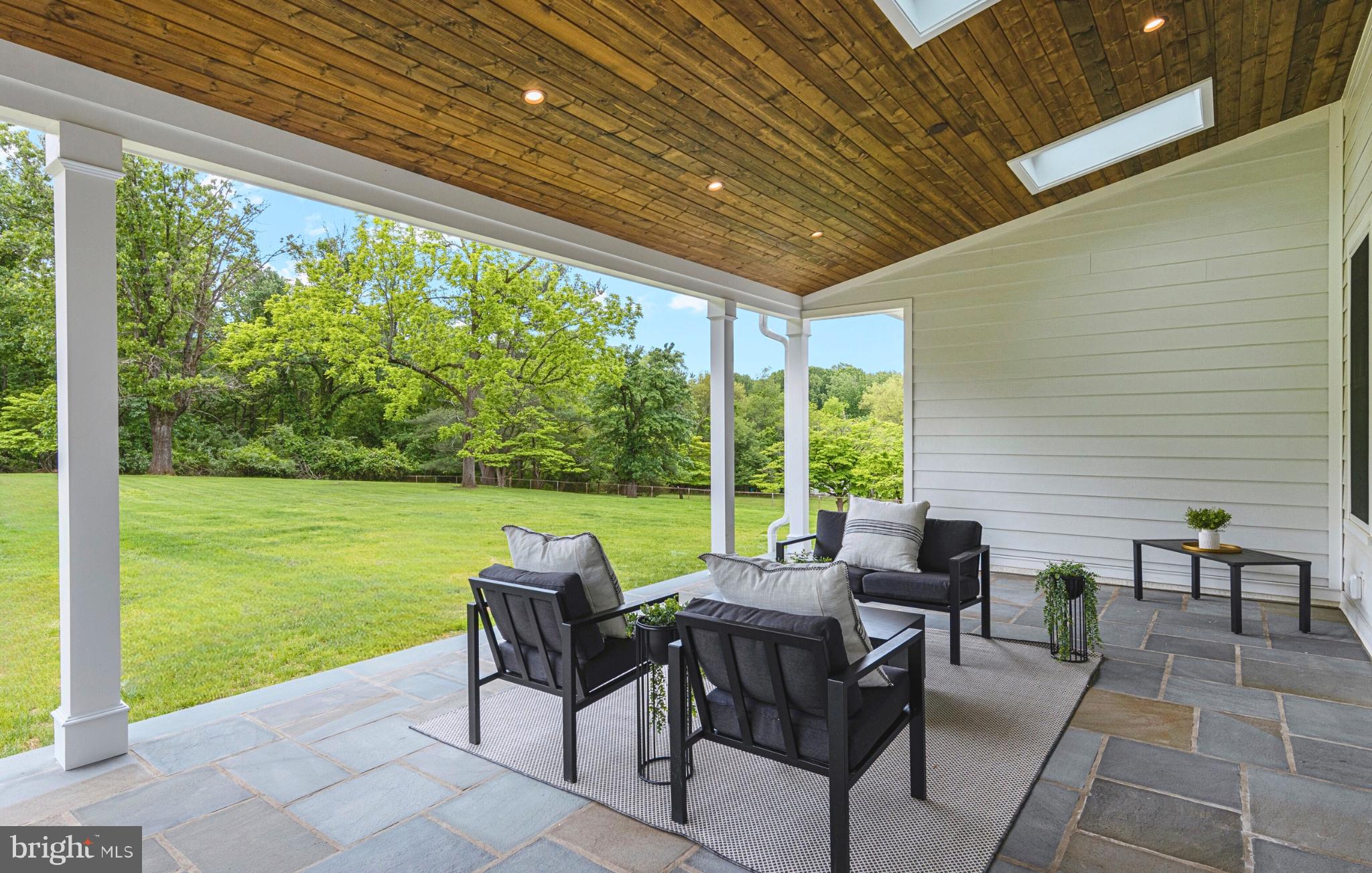 NEWTOWN SQ - Residential