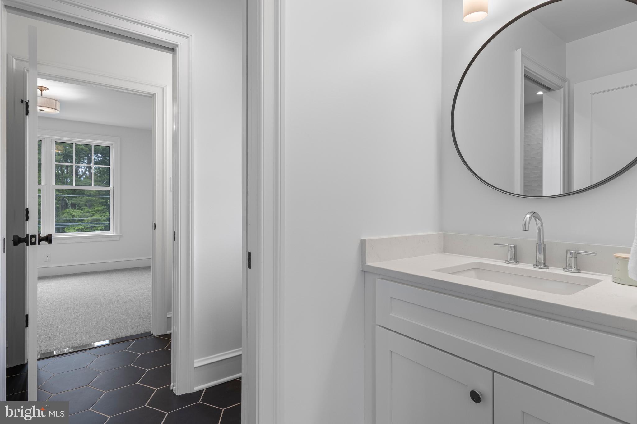 NEWTOWN SQ - Residential