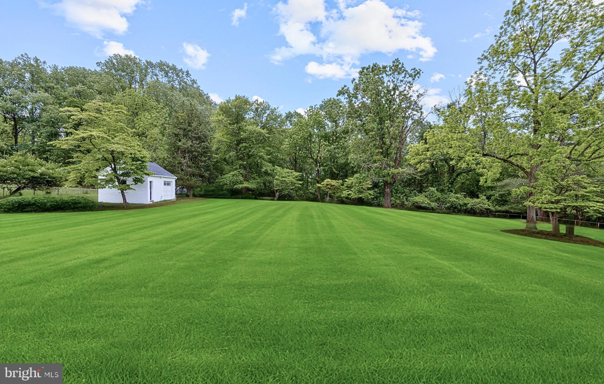 NEWTOWN SQ - Residential