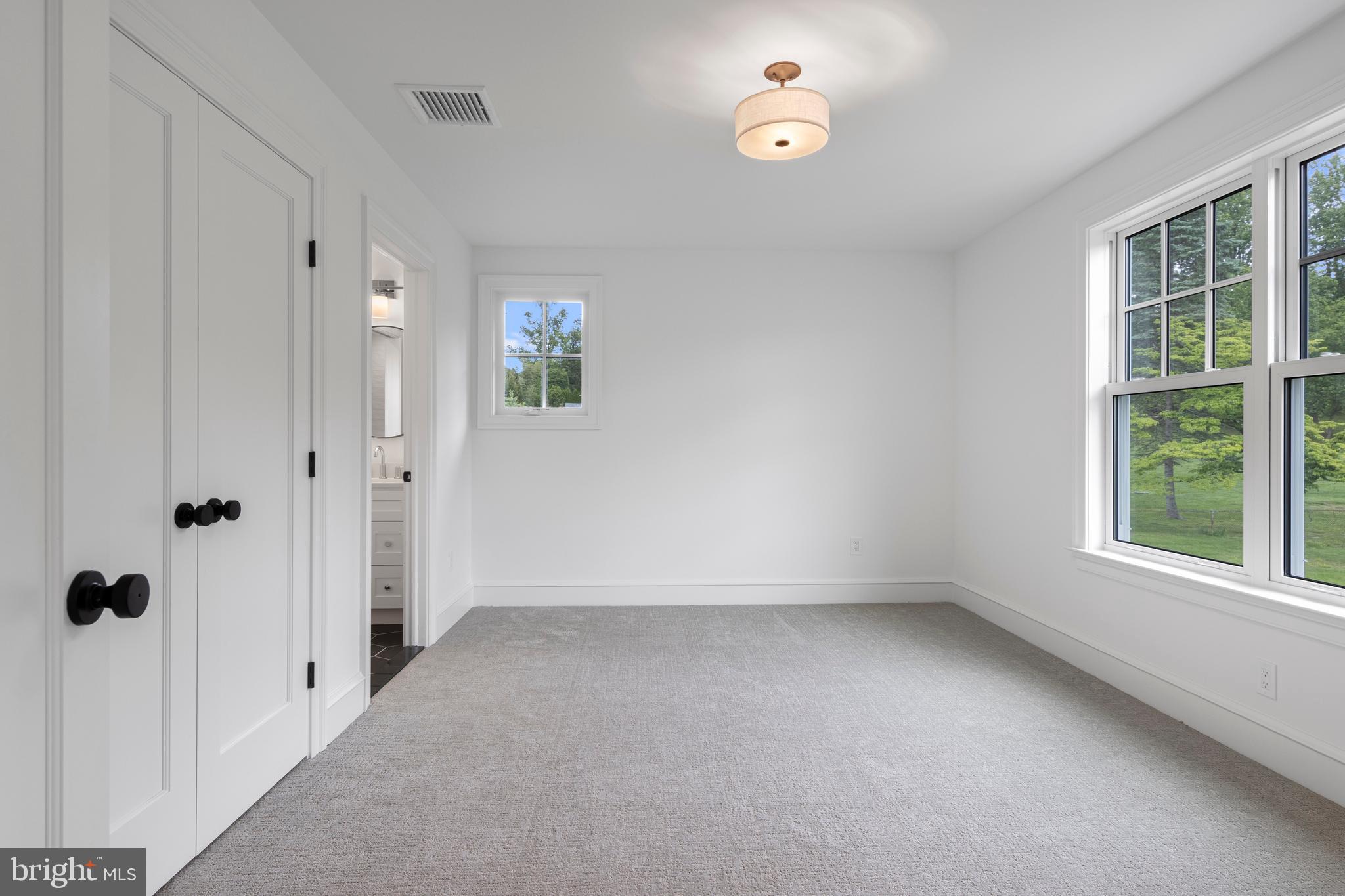 NEWTOWN SQ - Residential