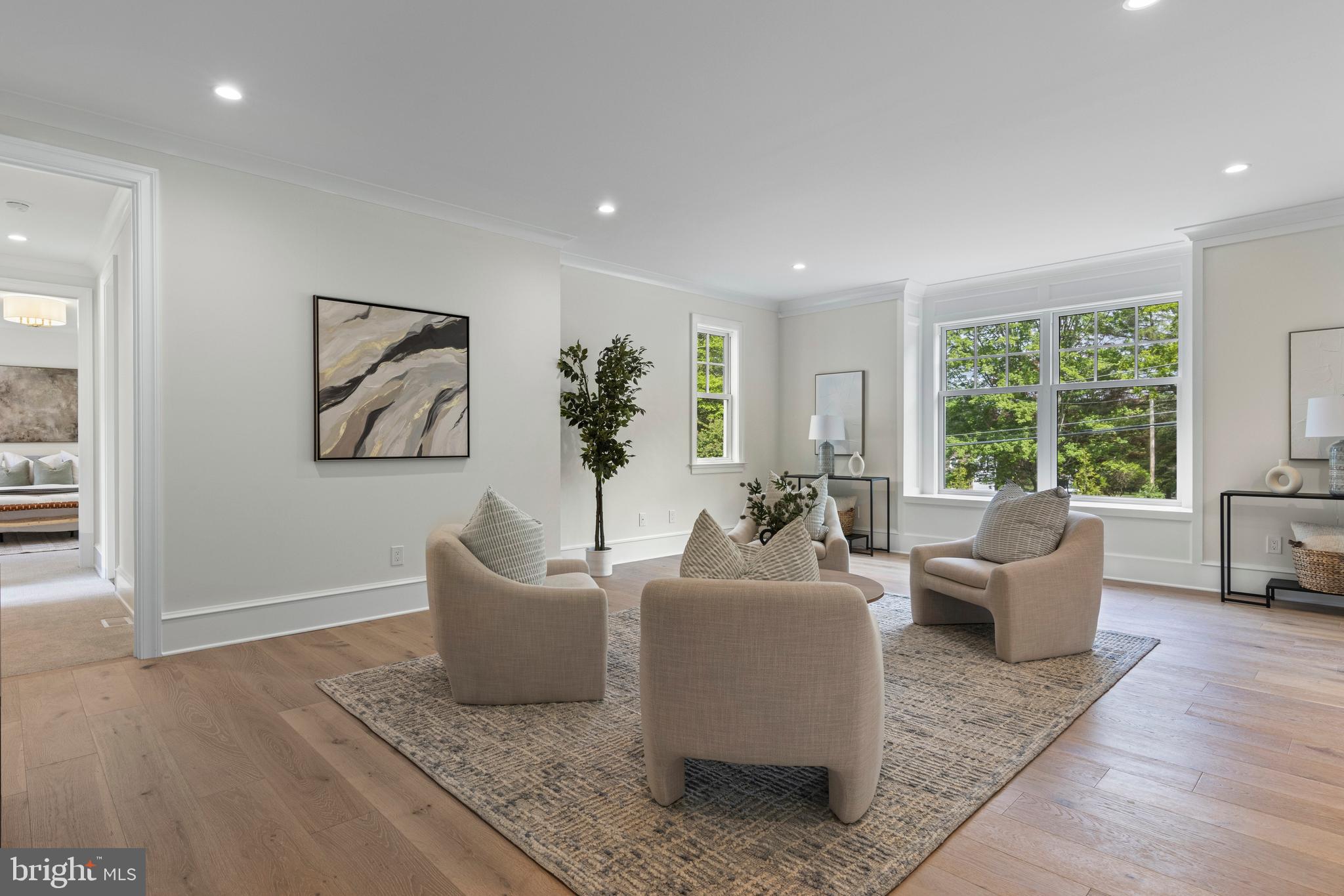 NEWTOWN SQ - Residential