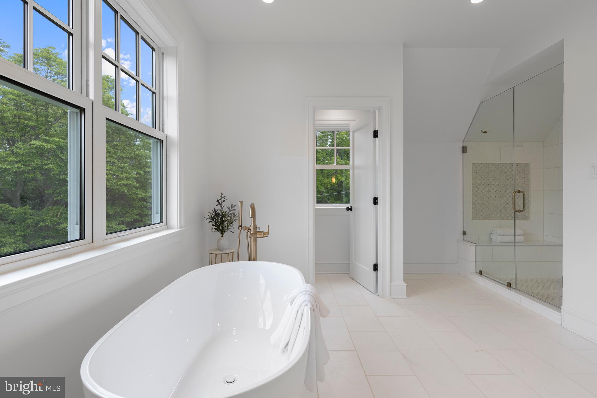 NEWTOWN SQ - Residential