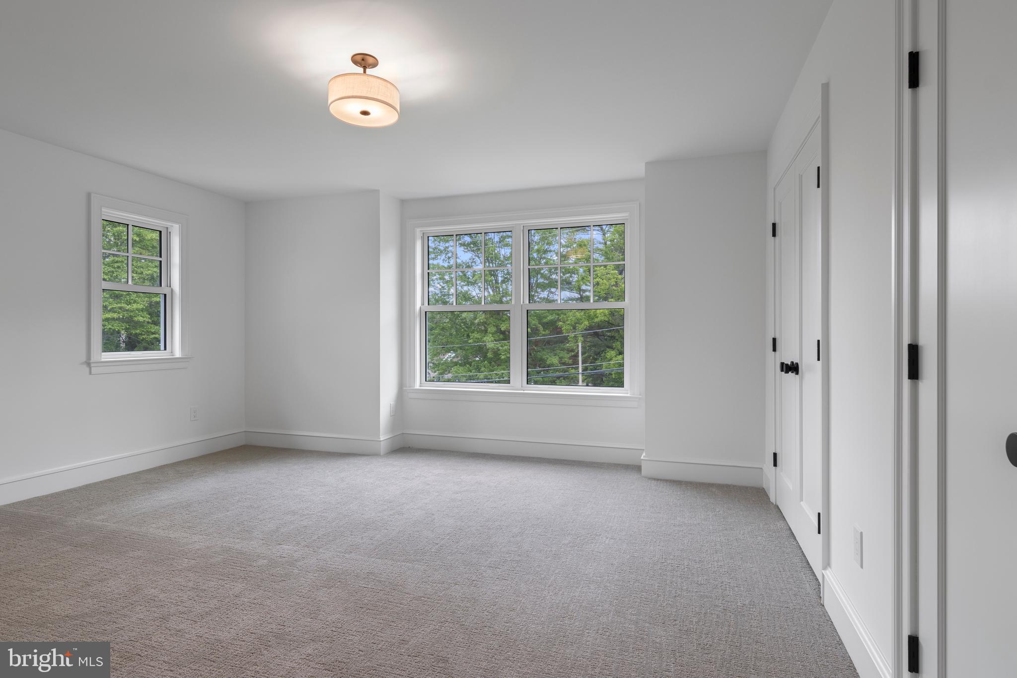 NEWTOWN SQ - Residential