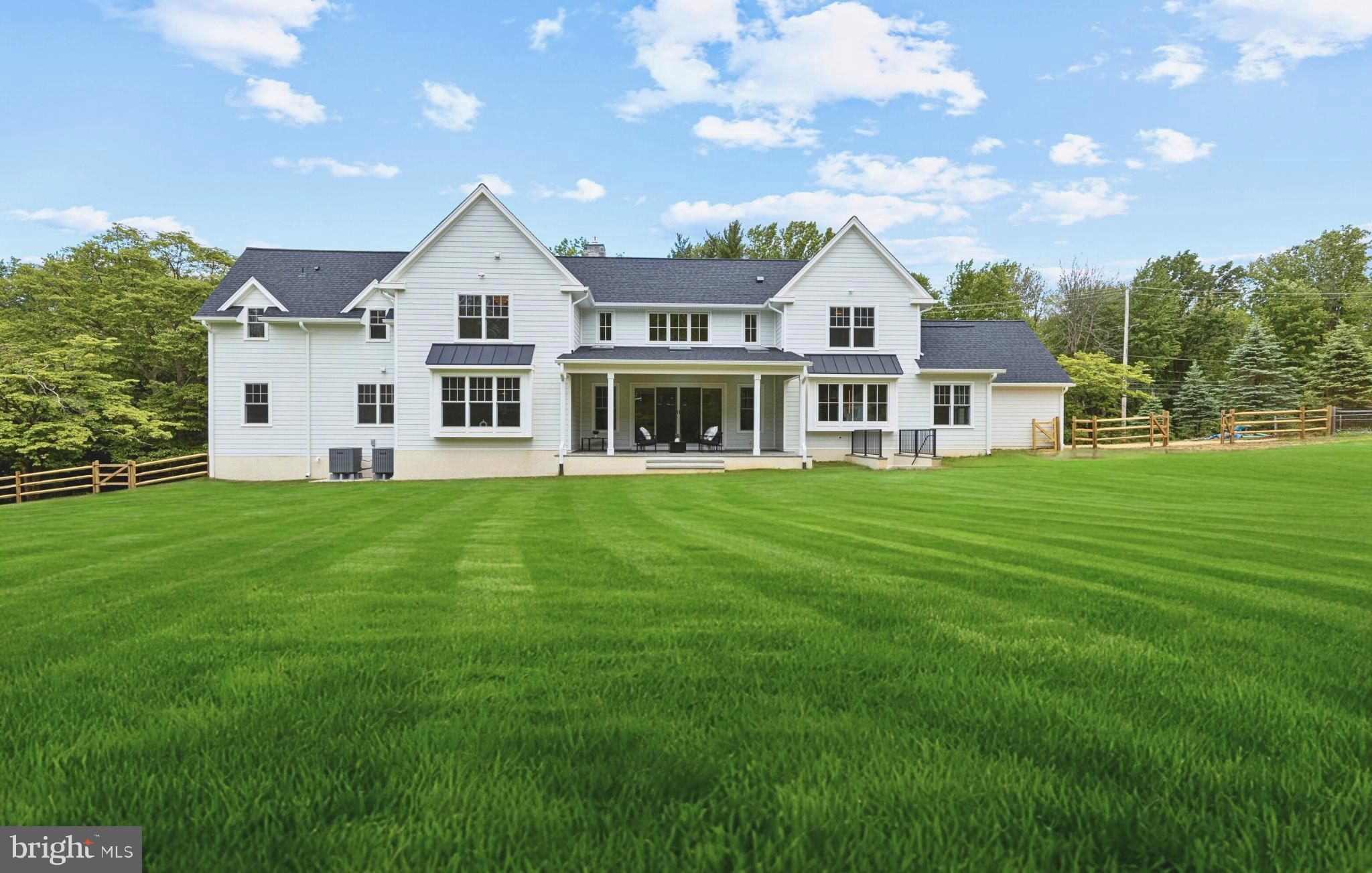 NEWTOWN SQ - Residential