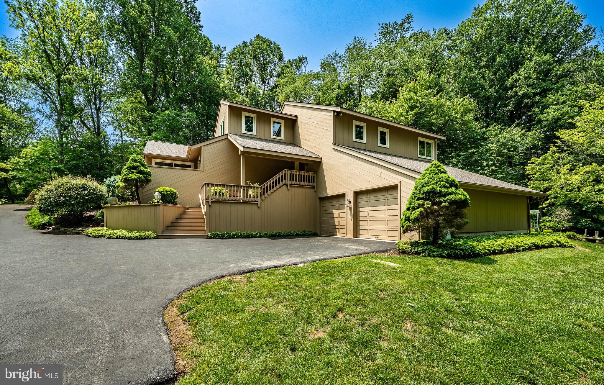 7 EVERGREEN COURT