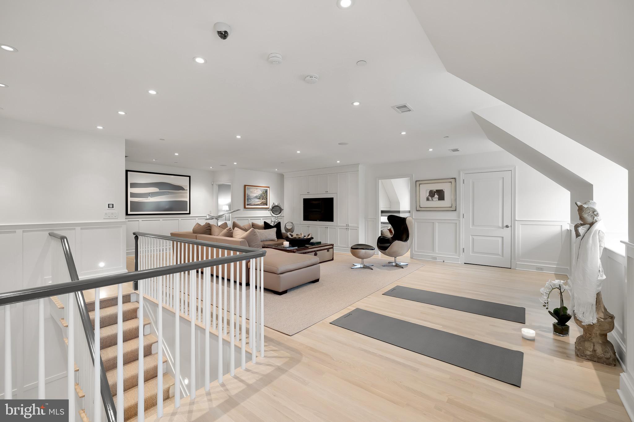 PHILLIPS PARK - Residential