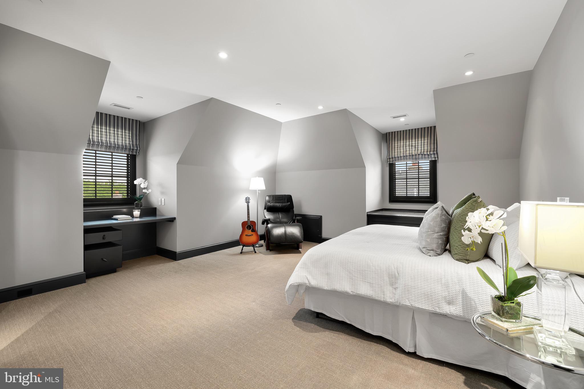 PHILLIPS PARK - Residential