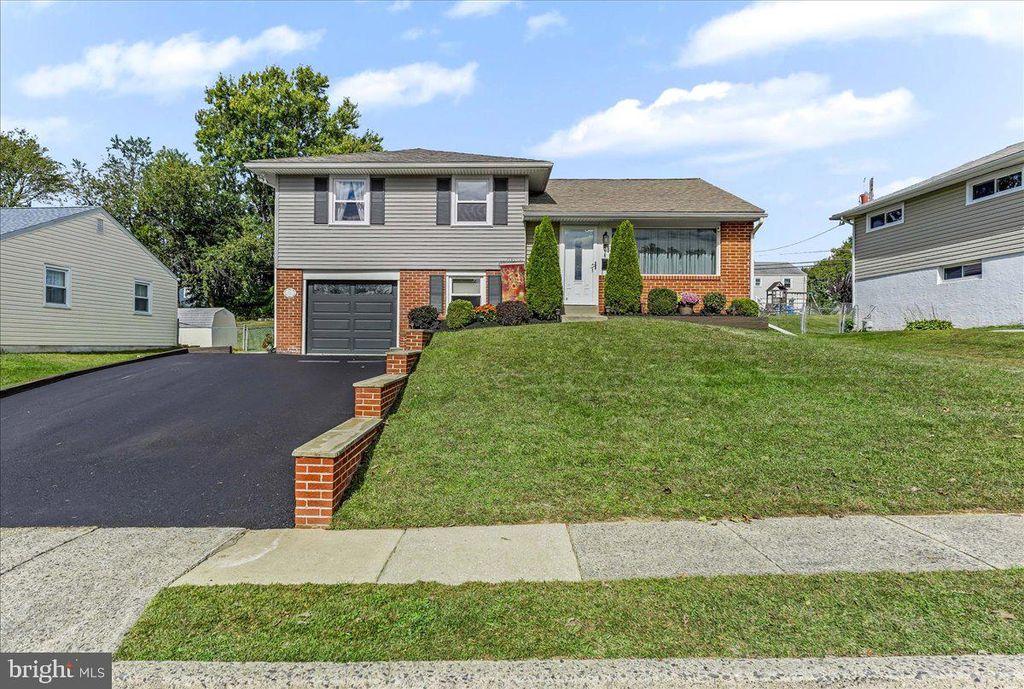 Photo of 416 Warren Boulevard, BROOMALL, PA 19008 (MLS # PADE2101910)