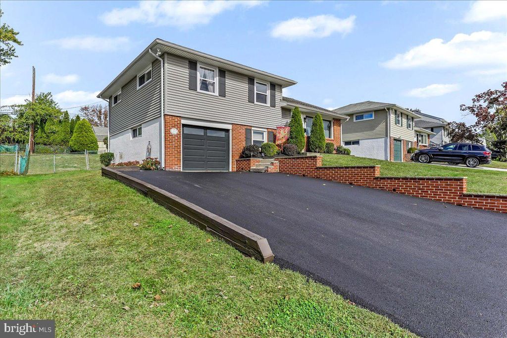 Photo of 416 Warren Boulevard, BROOMALL, PA 19008 (MLS # PADE2101910)