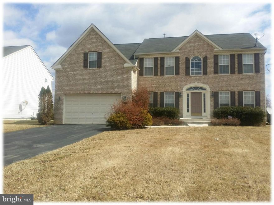 Lovely 3,396 sf spacious brick front just waiting for a new owner.  PRICED TO SELL, WON'T LAST.  Sellers are packing so excuse the stuff.  Lots of amenities, too many to name; this is a truly a MUST SEE! Enormous size lot for family gathering; extended 2 car garage!  MBR displays large sitting room, jetted Jacuzzi and much more!  SOME furniture convey PLUS, you'll love what you see!  I DID! :-)