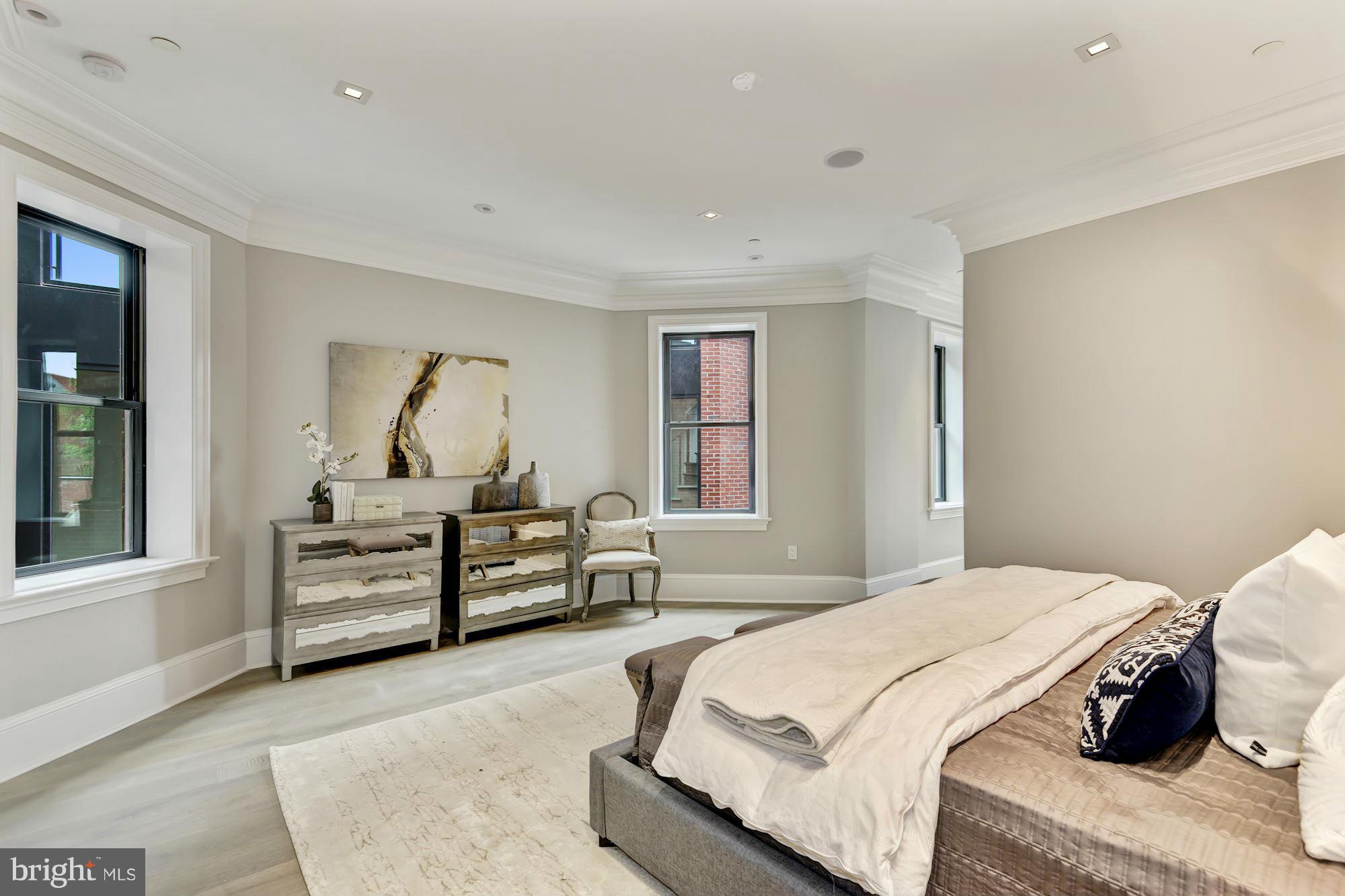 LOGAN CIRCLE - Residential