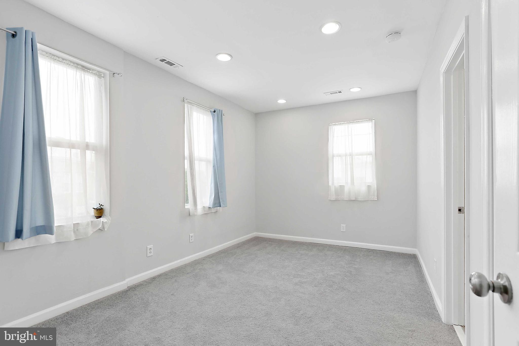 HIGHLANDTOWN - Residential