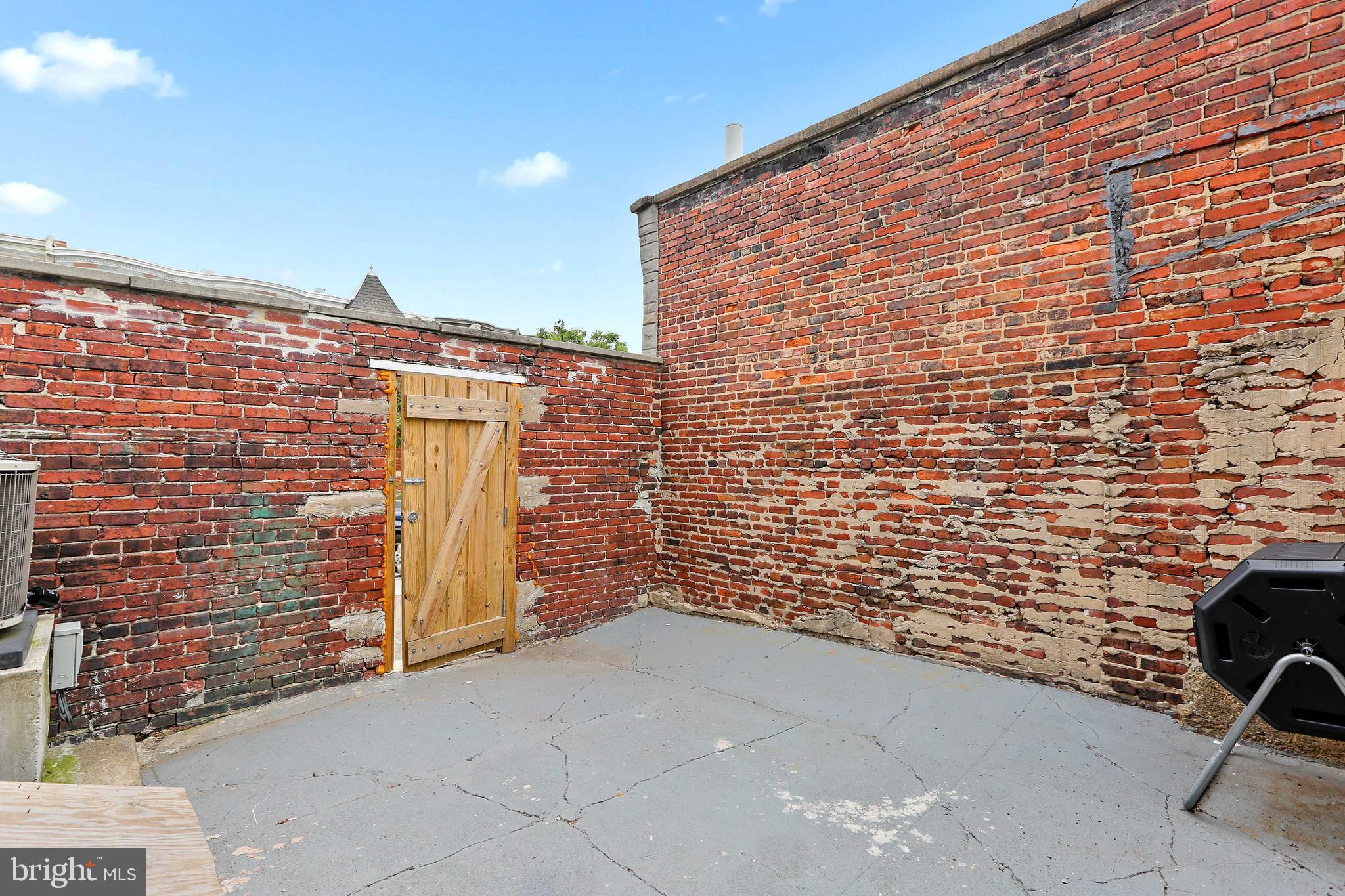 HIGHLANDTOWN - Residential