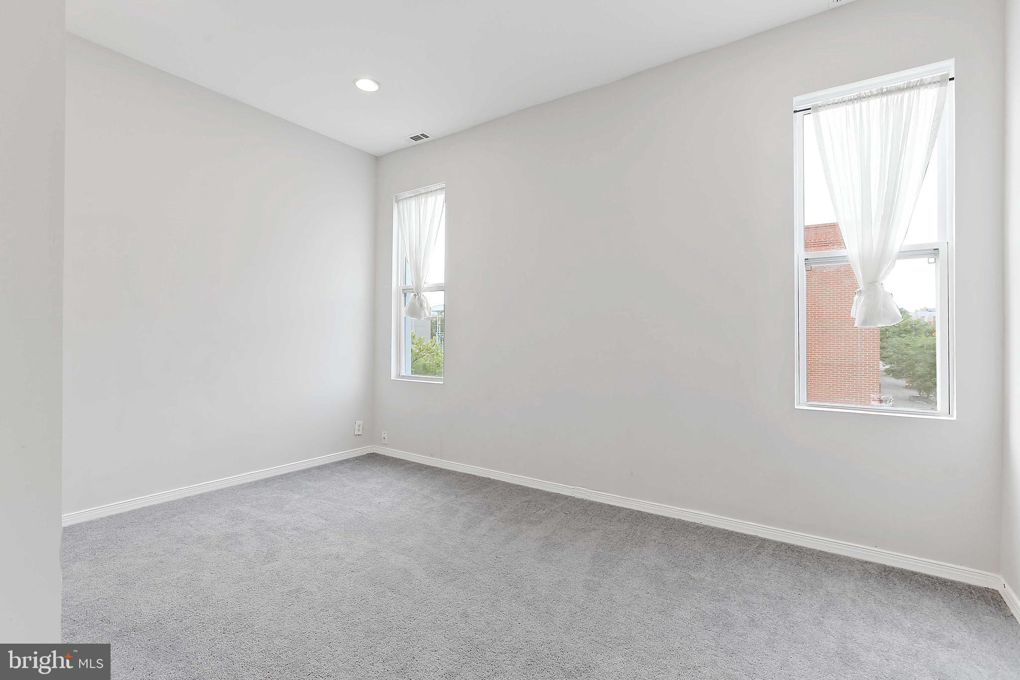 HIGHLANDTOWN - Residential