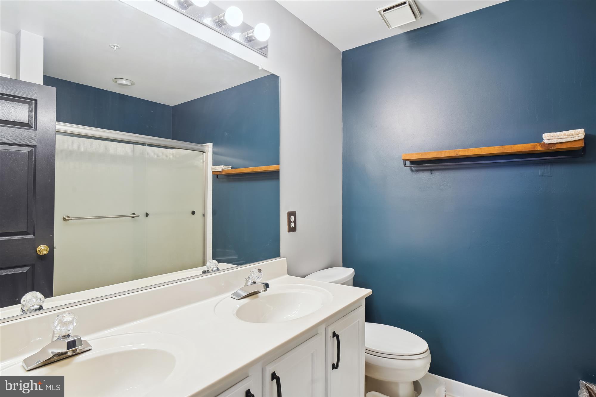 CLOVERLEAF CENTER - Residential