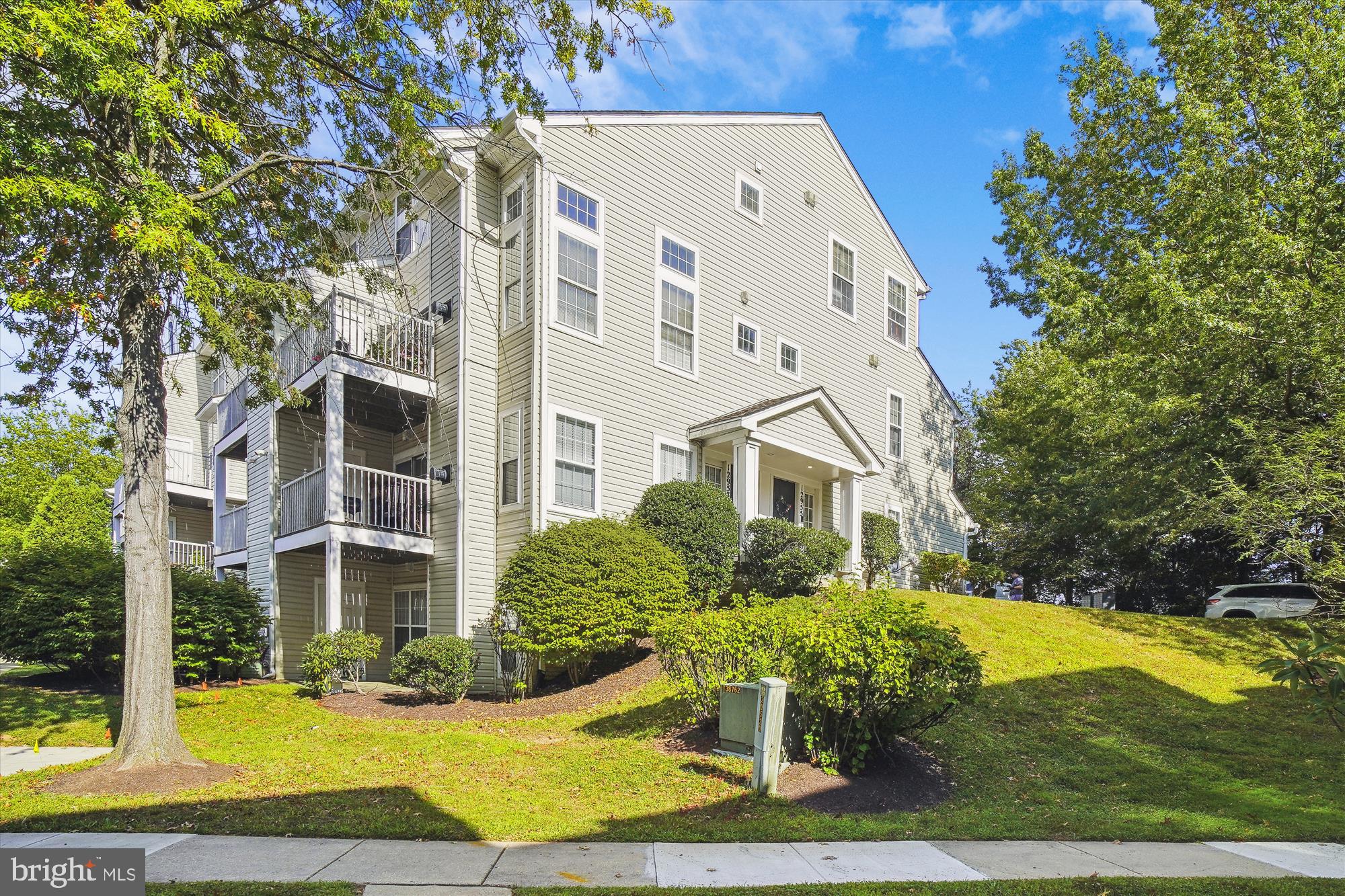 CLOVERLEAF CENTER - Residential