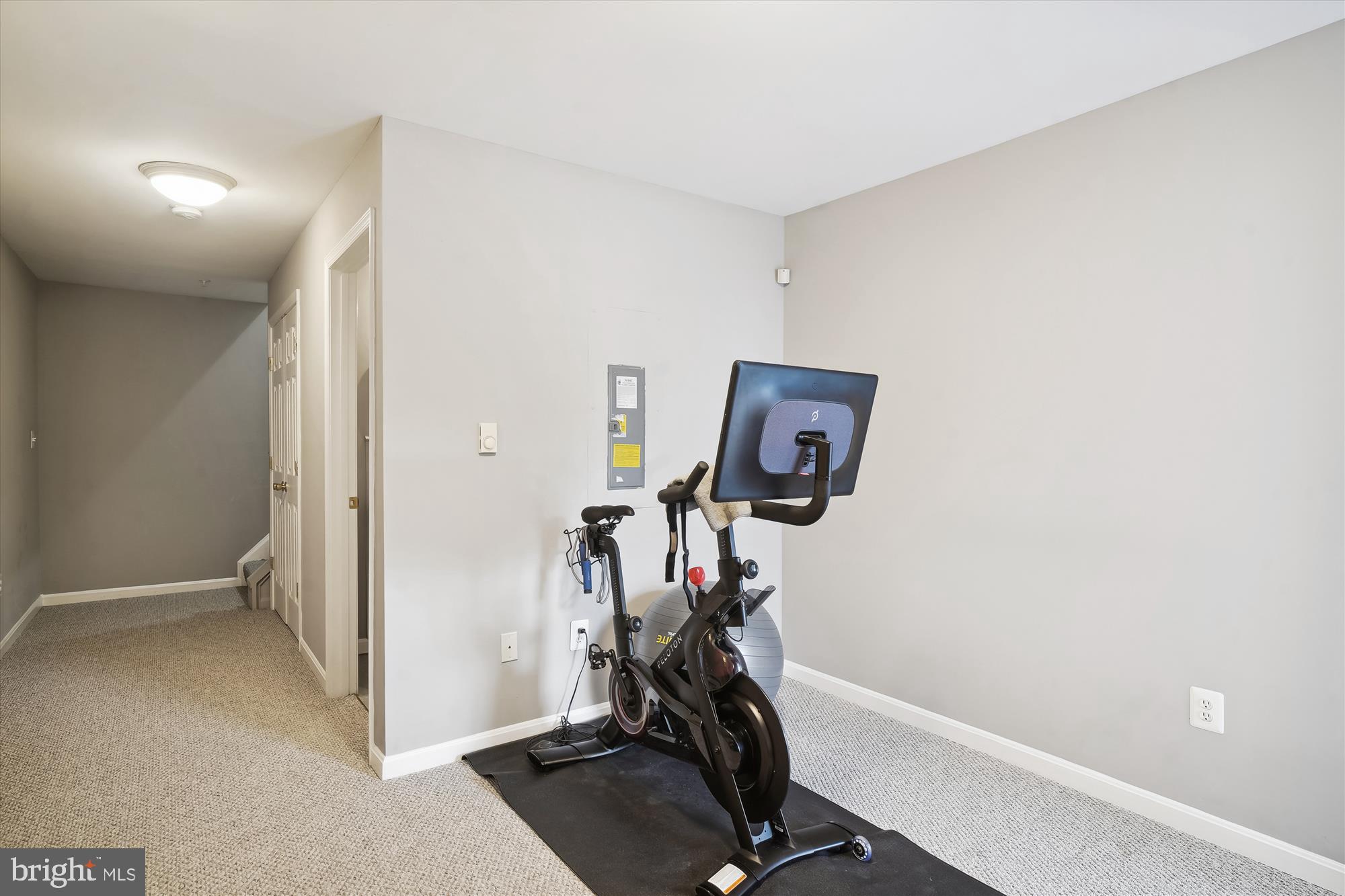 CLOVERLEAF CENTER - Residential