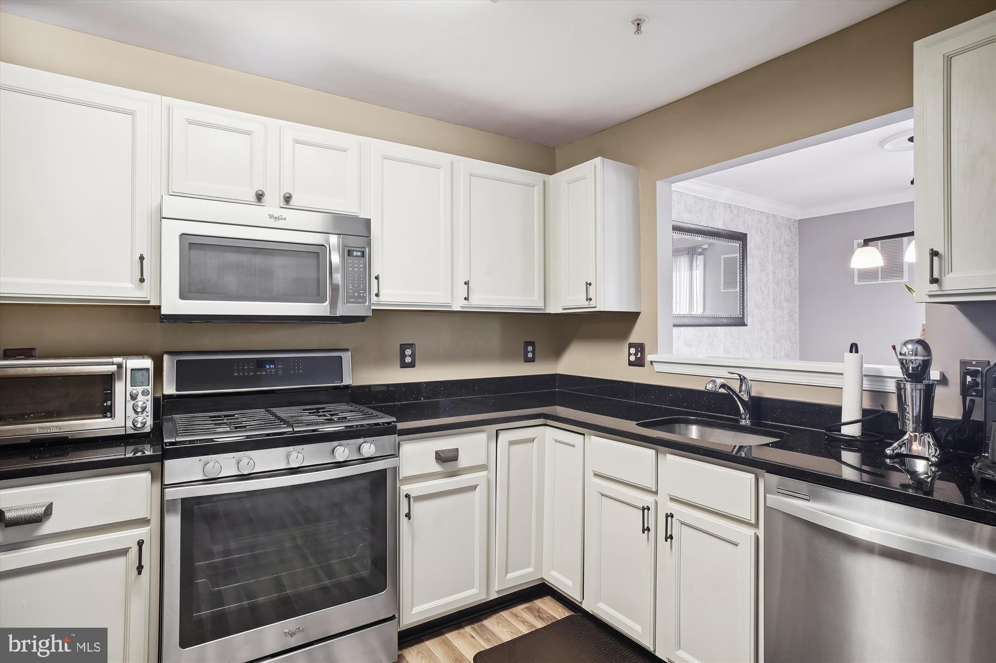 CLOVERLEAF CENTER - Residential