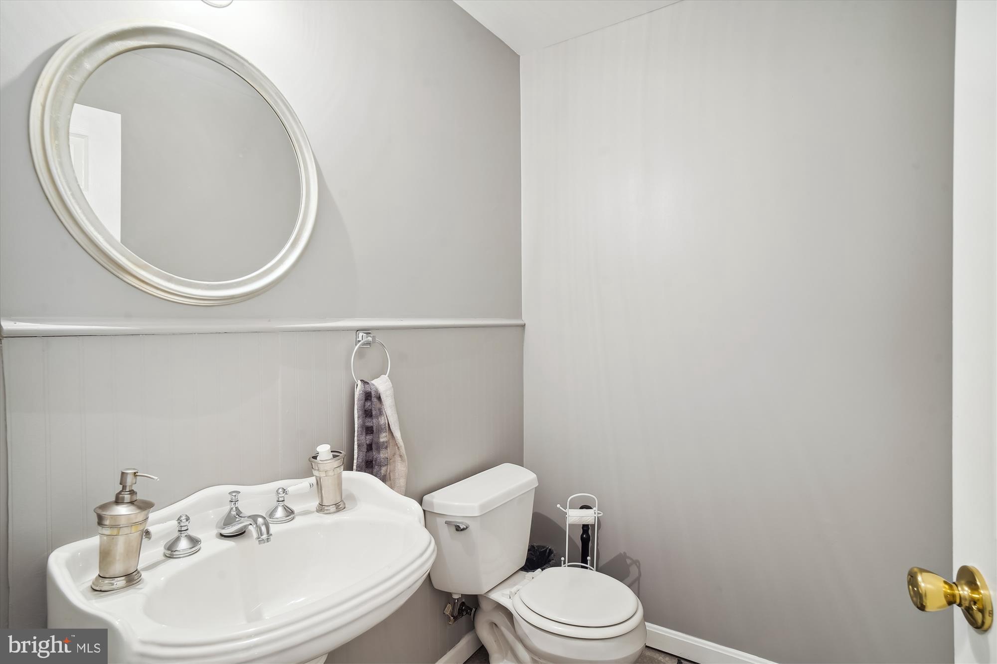 CLOVERLEAF CENTER - Residential