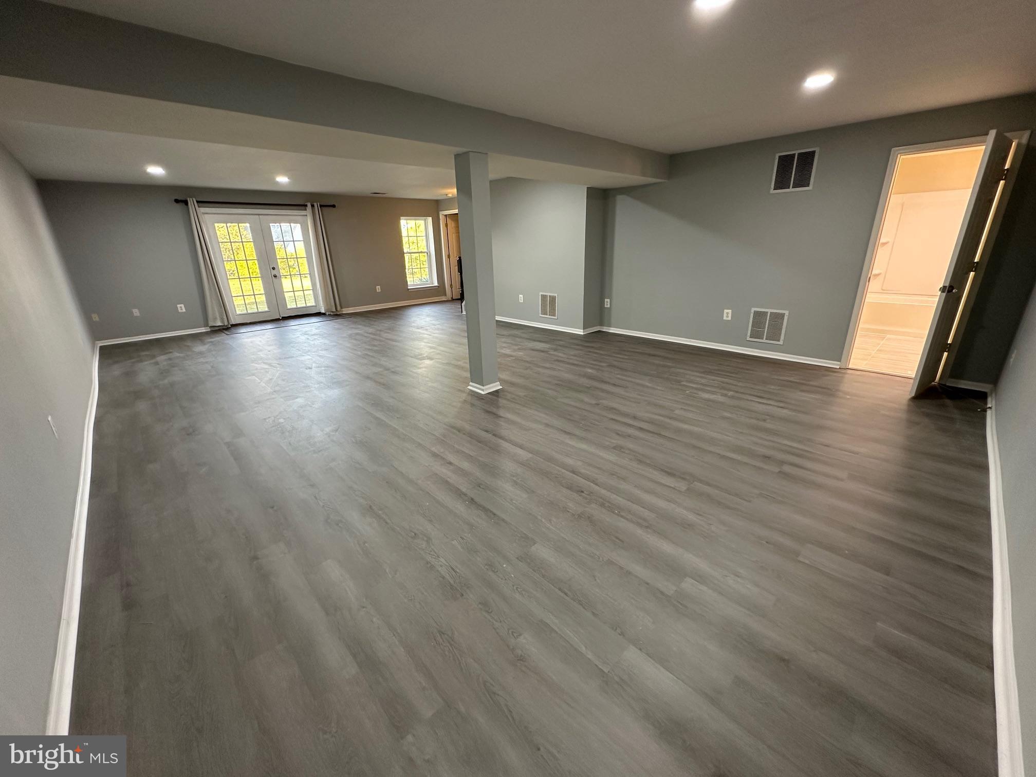 ENGLAND RUN NORTH - Residential