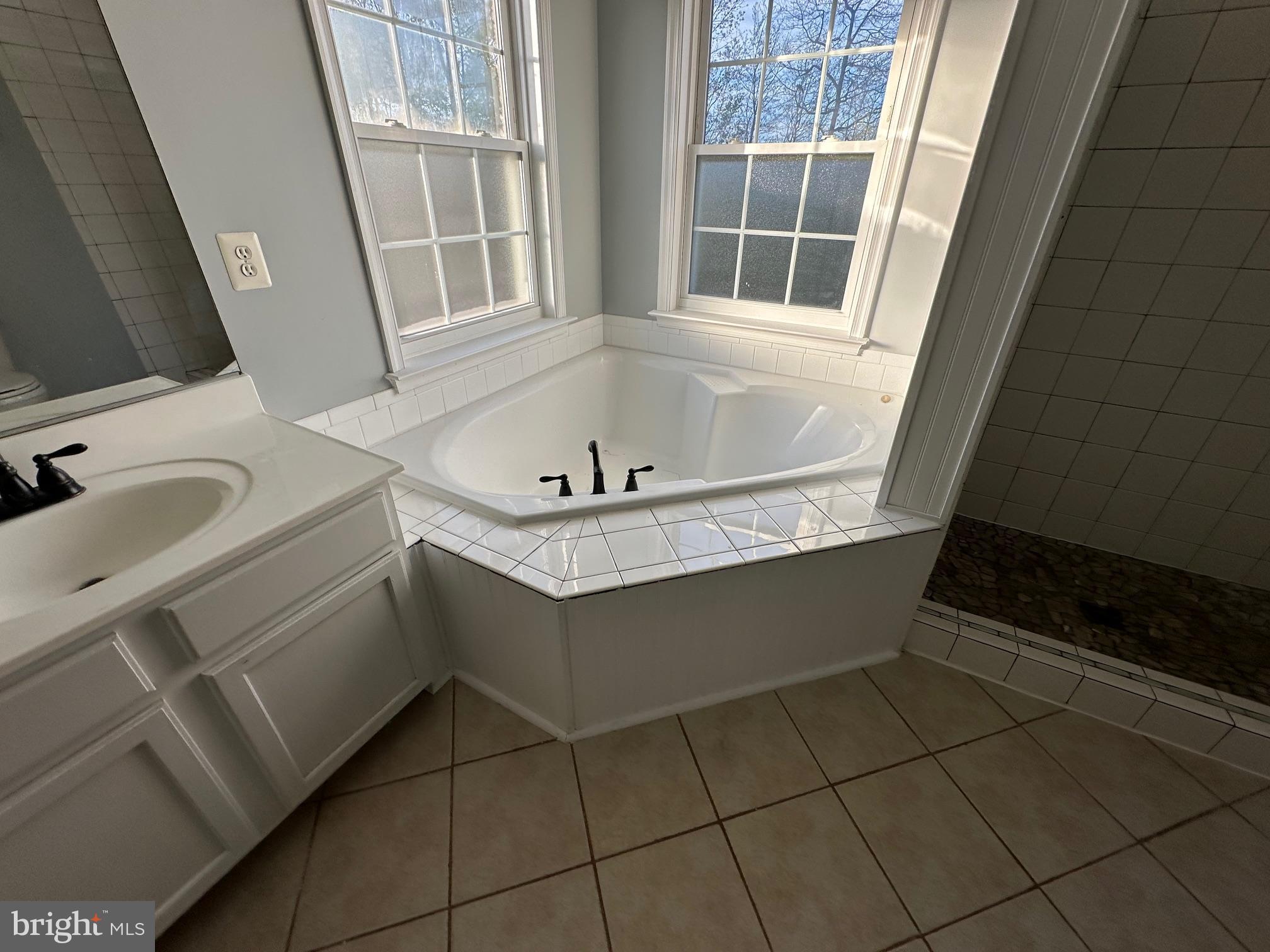 ENGLAND RUN NORTH - Residential