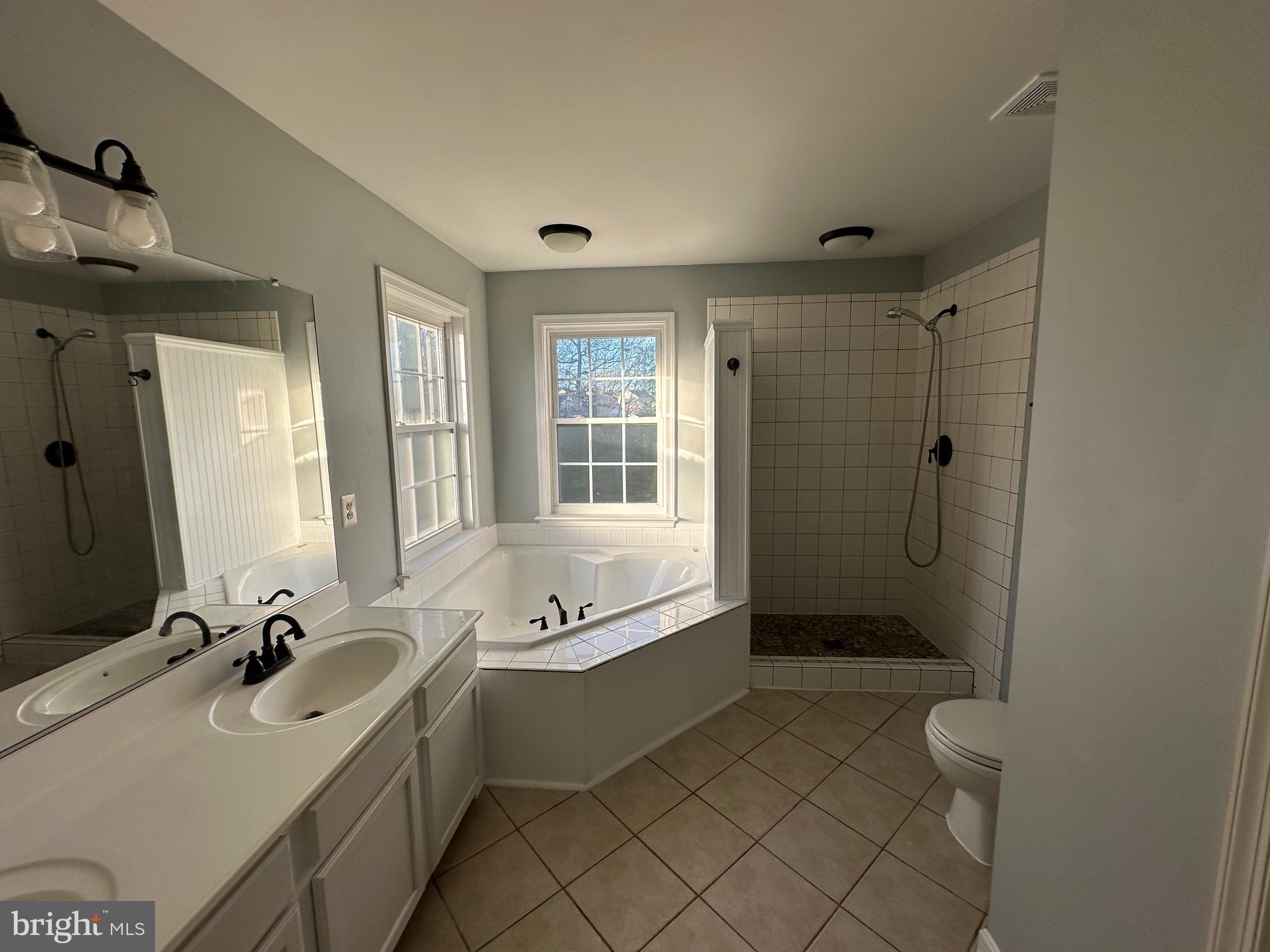 ENGLAND RUN NORTH - Residential