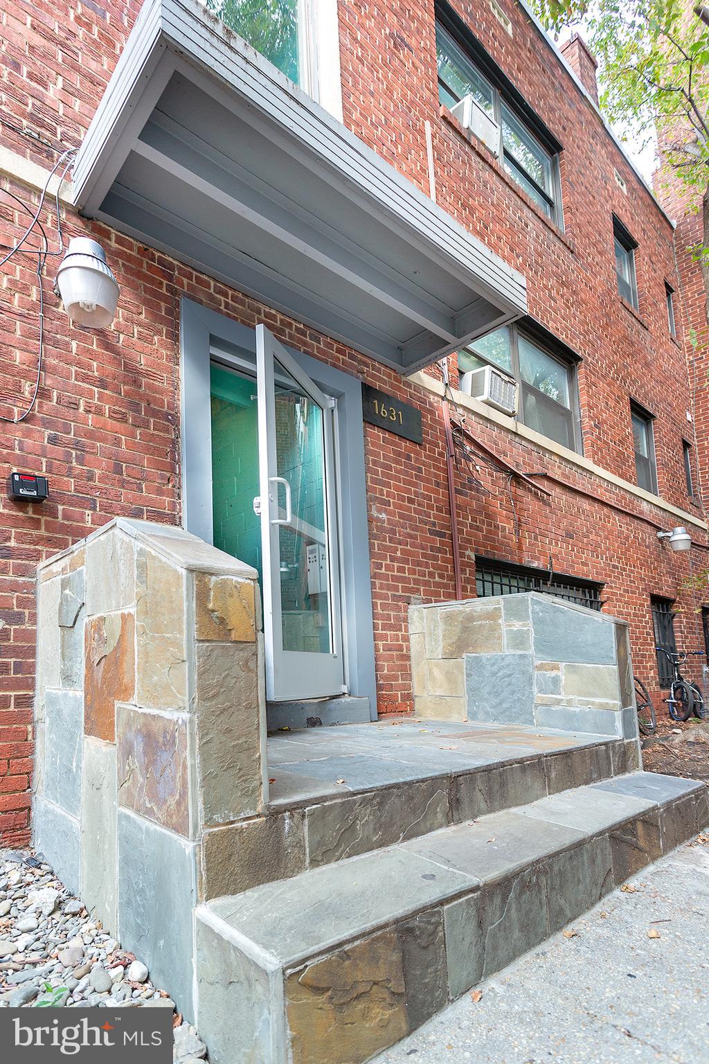 SHAW - Residential Lease