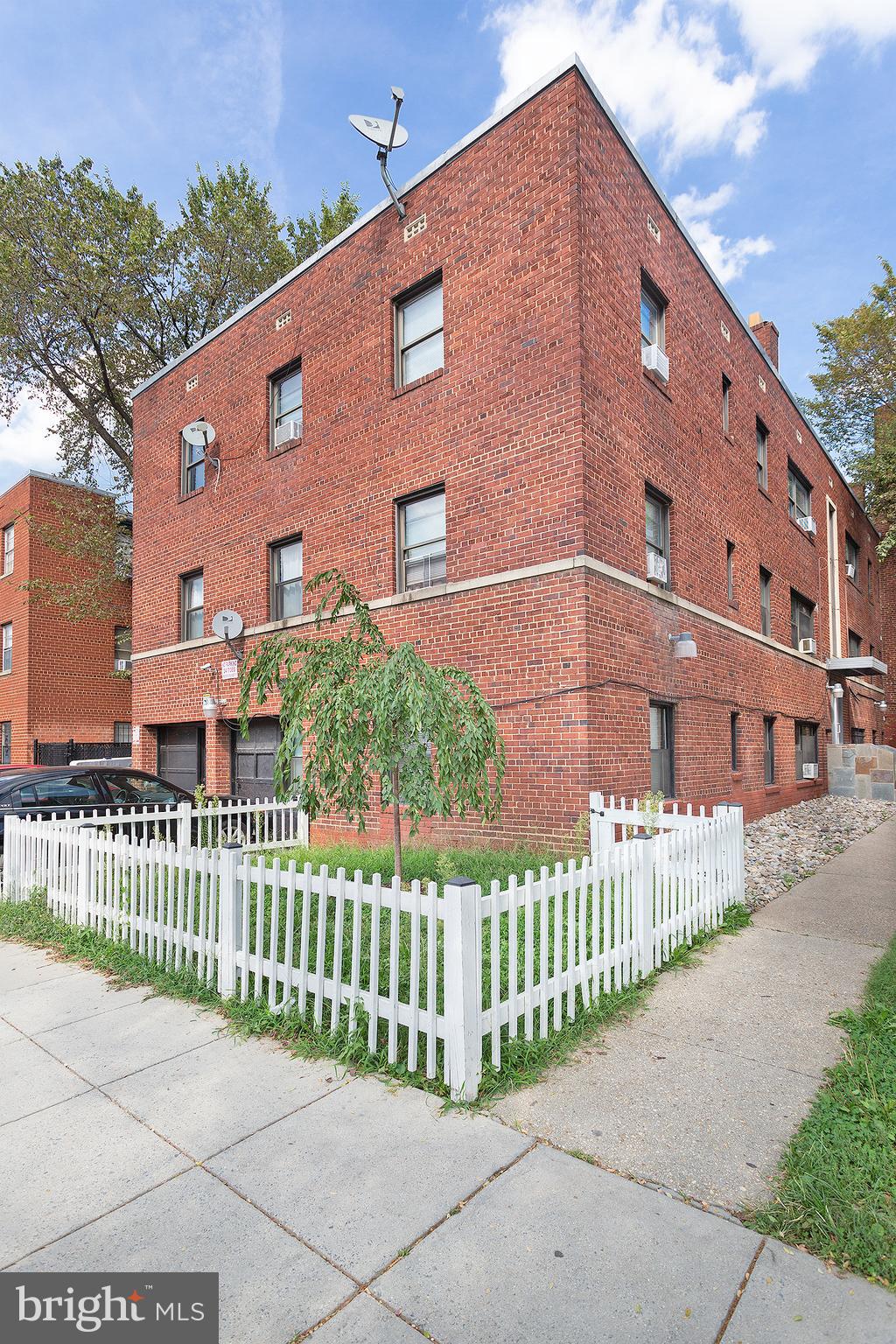 SHAW - Residential Lease