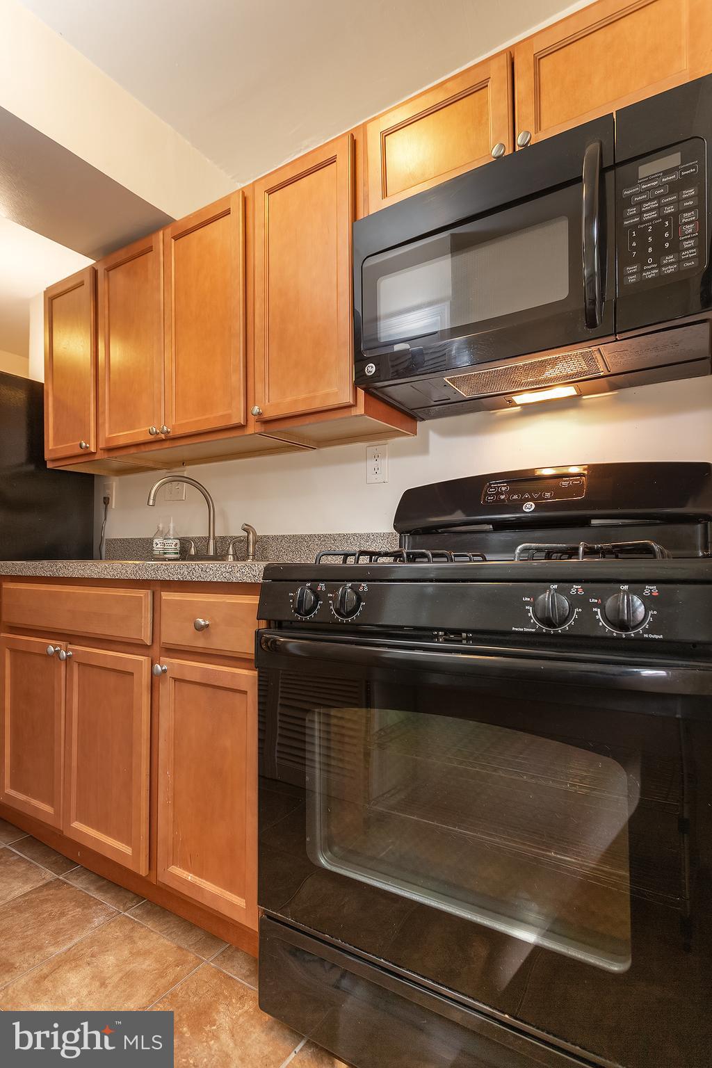 SHAW - Residential Lease