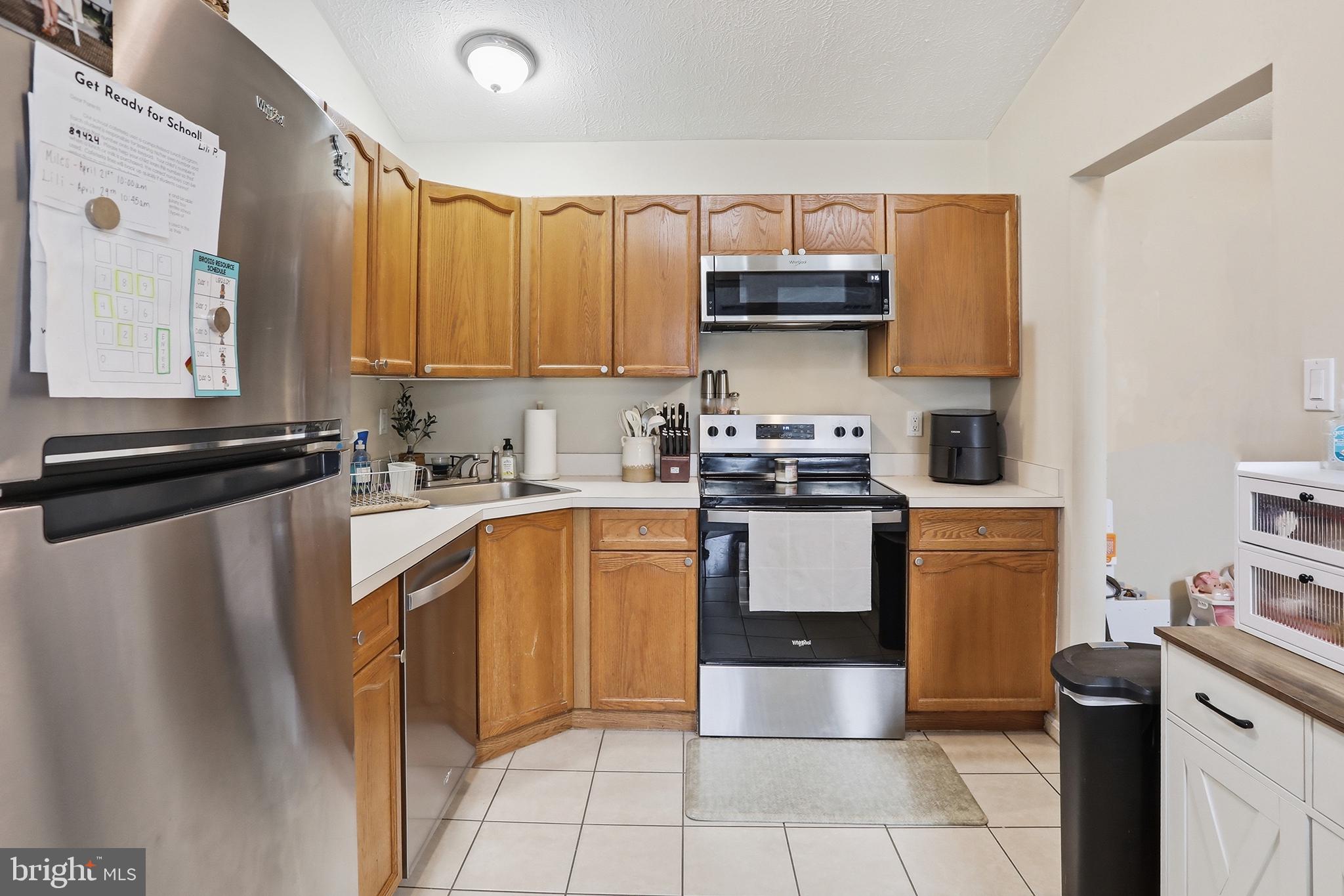 LAKE VIEW - Residential