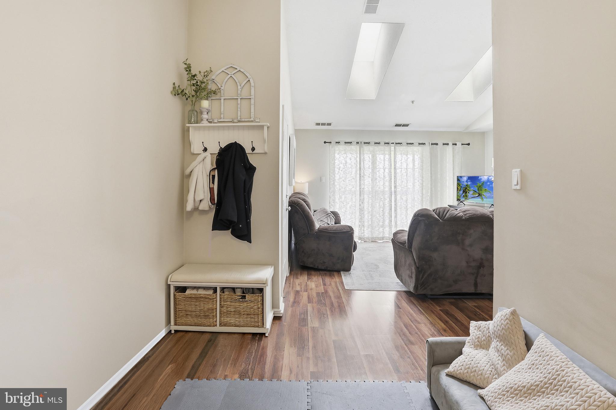 LAKE VIEW - Residential