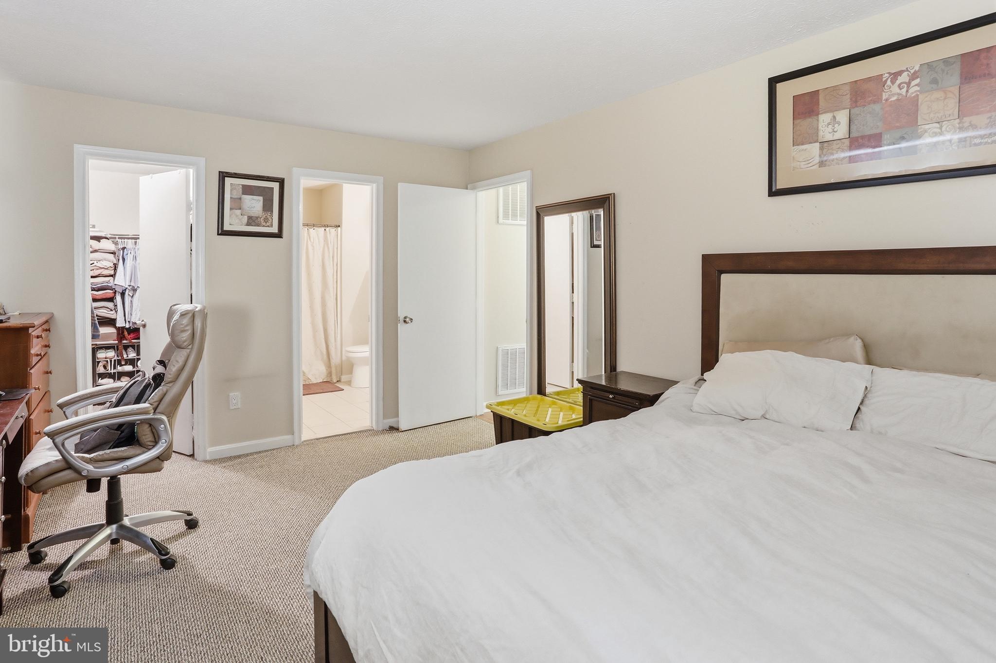 LAKE VIEW - Residential