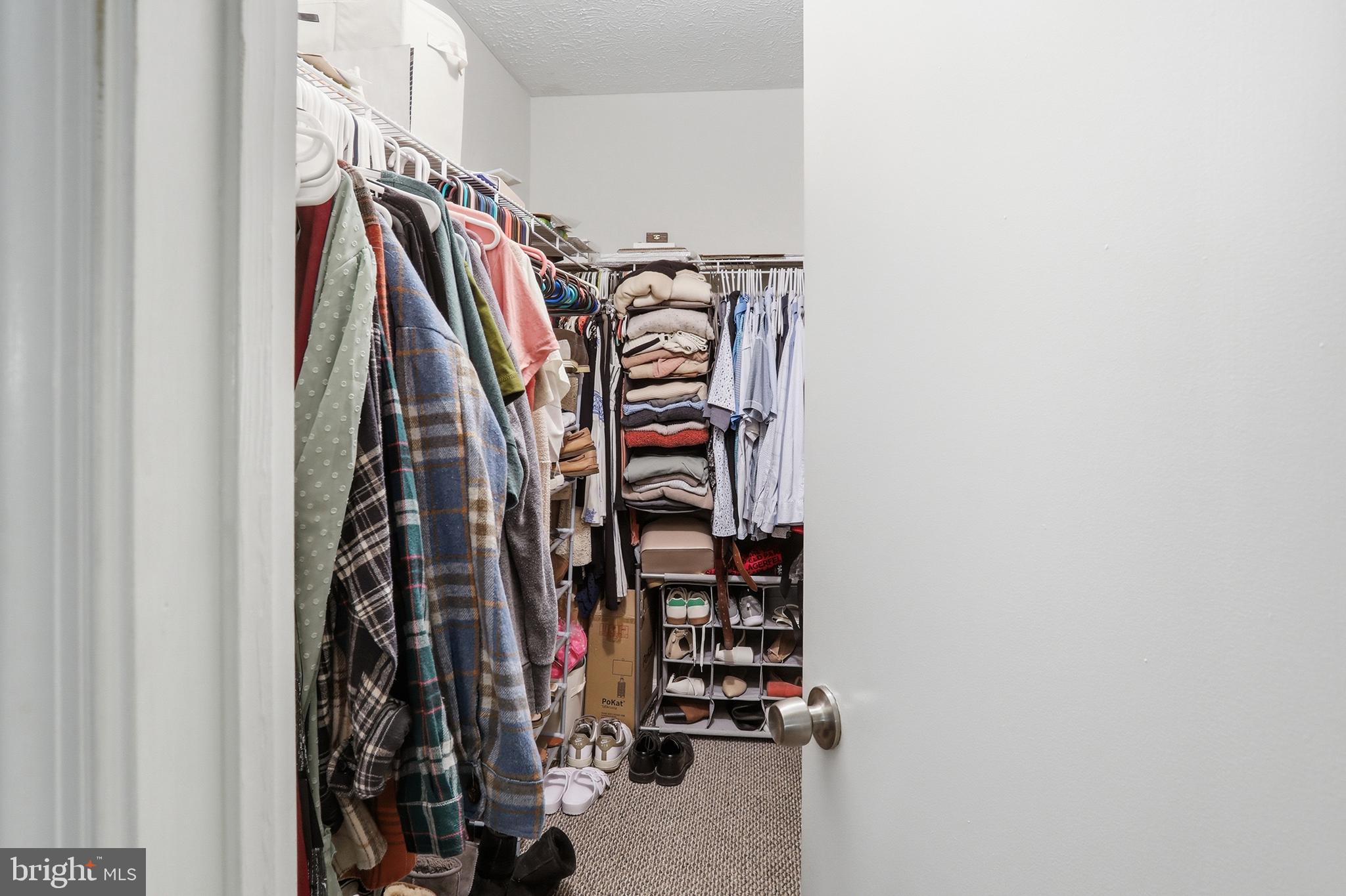 LAKE VIEW - Residential