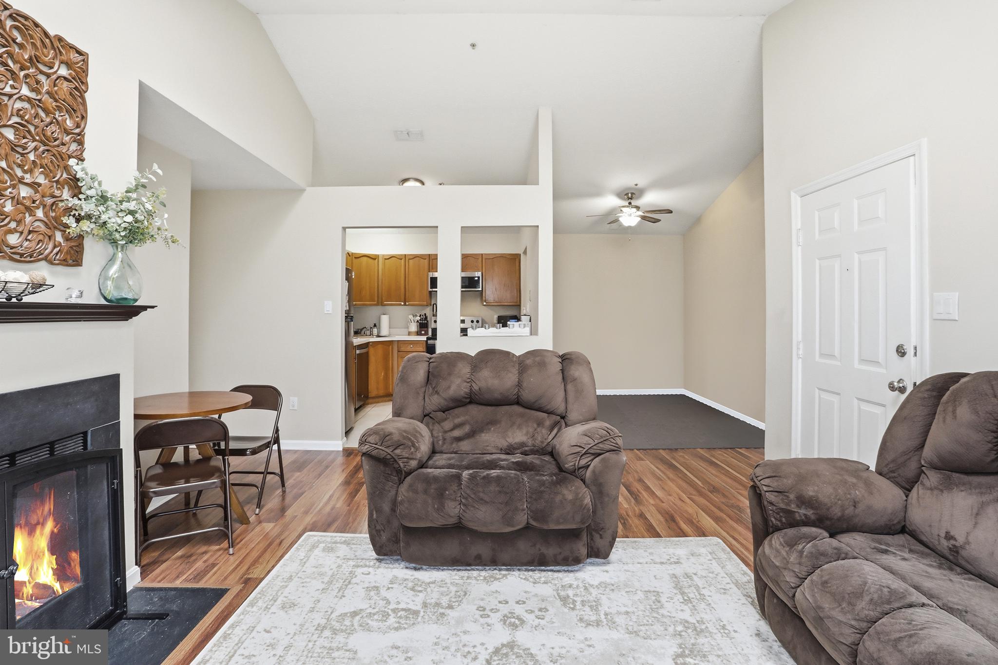 LAKE VIEW - Residential