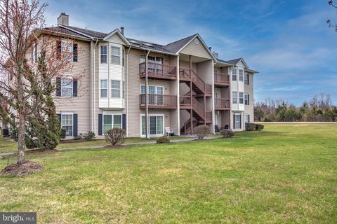 Condo For Sale - 90 Chinkapin Drive #12<br/> Frederick County, STEPHENS CITY, VA 22655