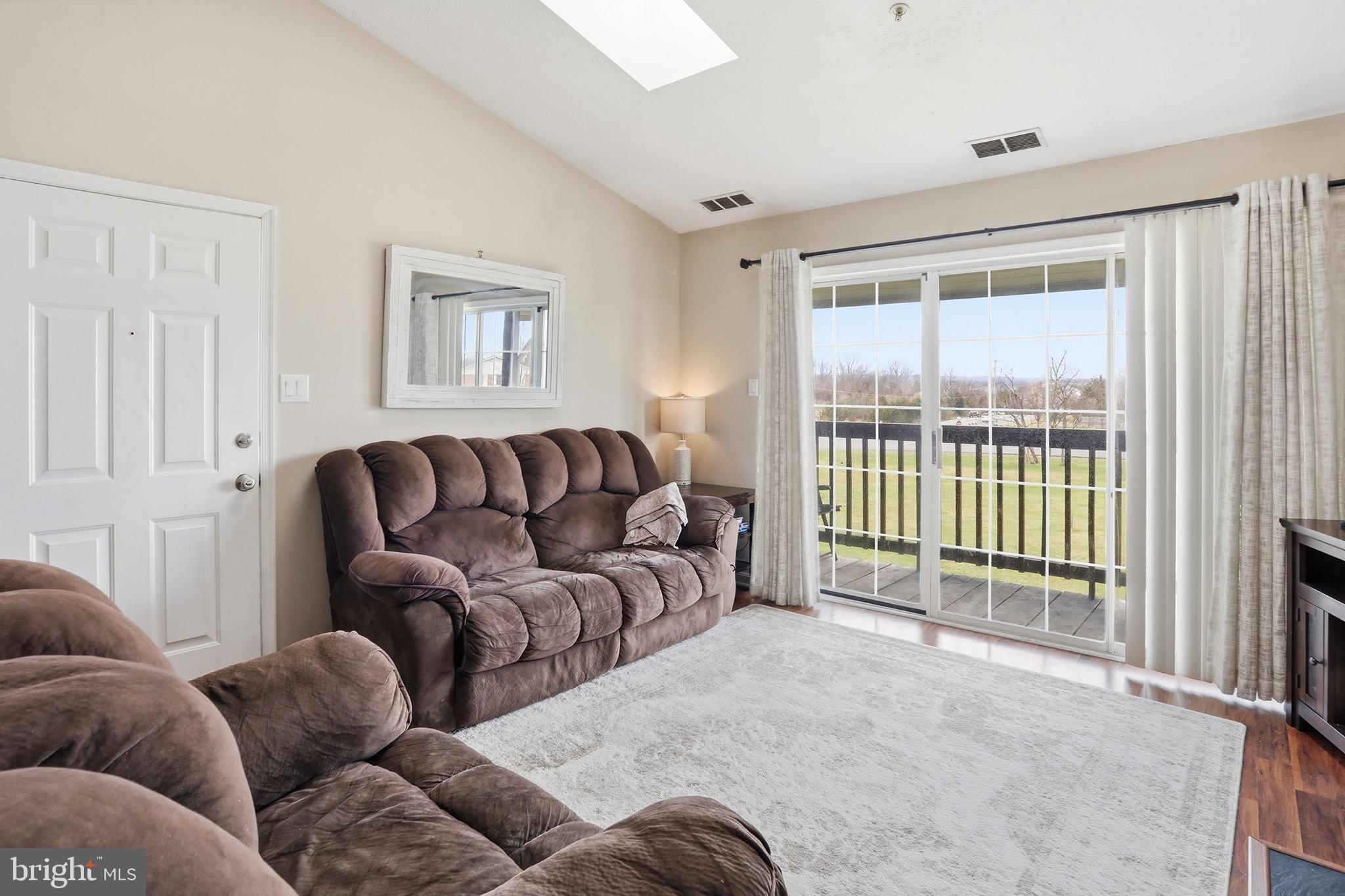 LAKE VIEW - Residential