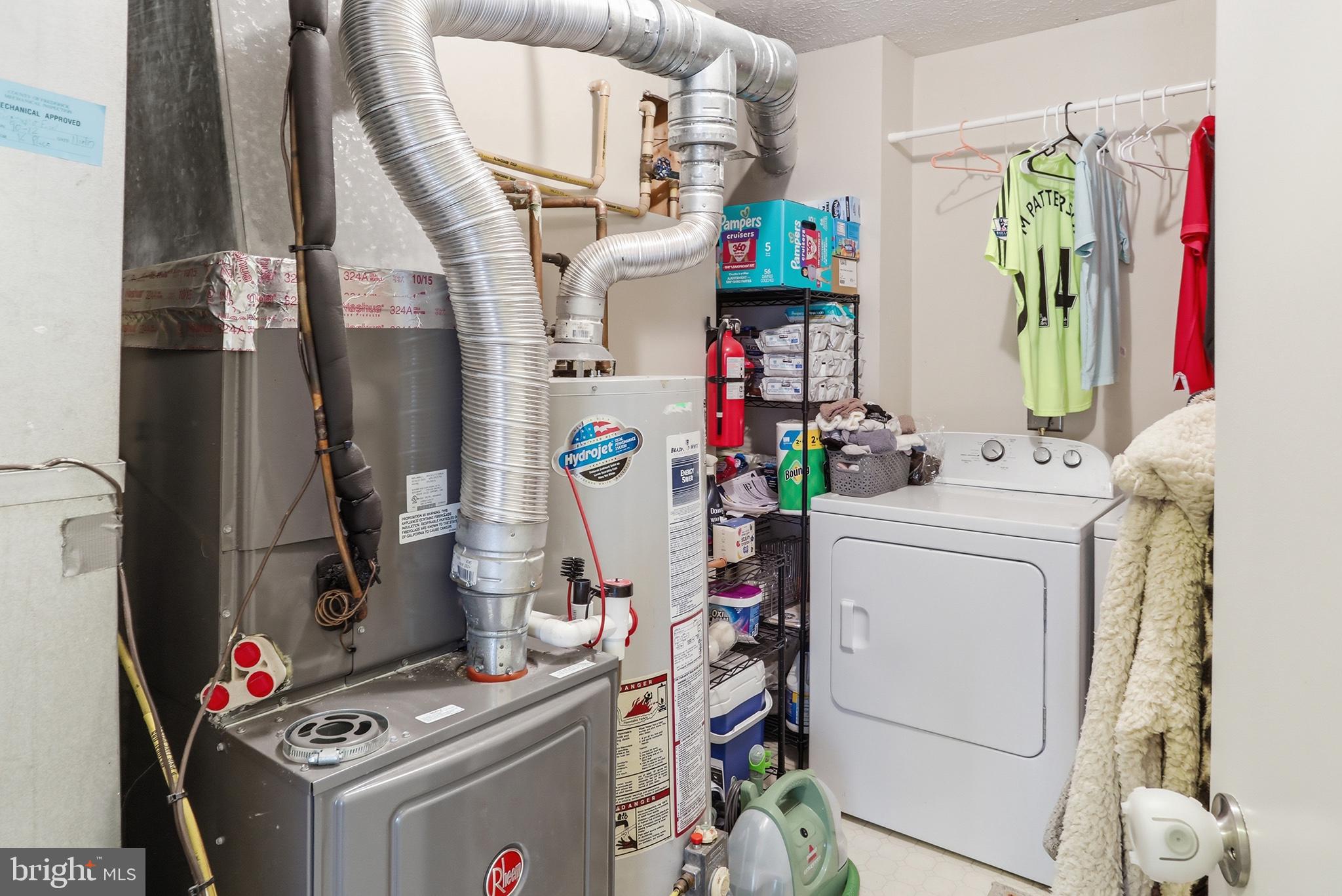 LAKE VIEW - Residential