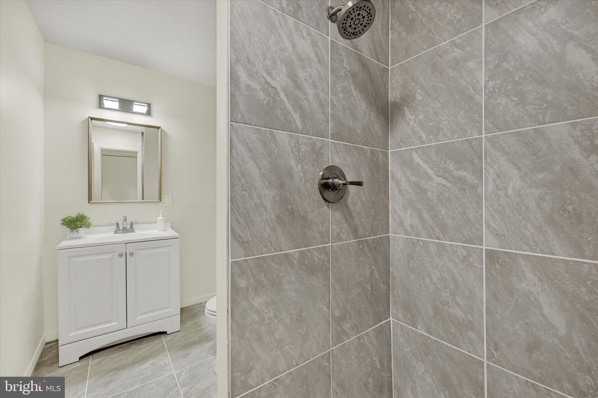 TOPFIELD CONDOMINIUM TOWNHOUSES - Residential