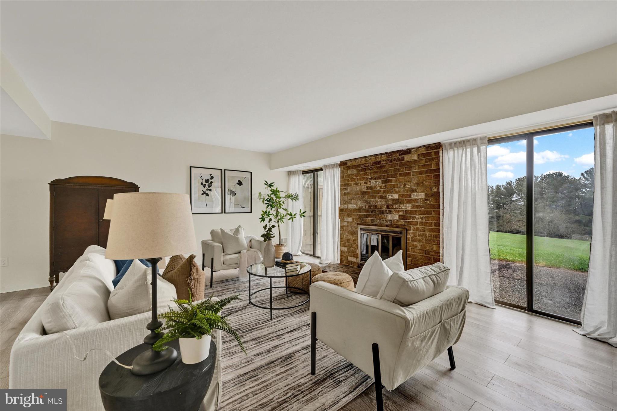 TOPFIELD CONDOMINIUM TOWNHOUSES - Residential