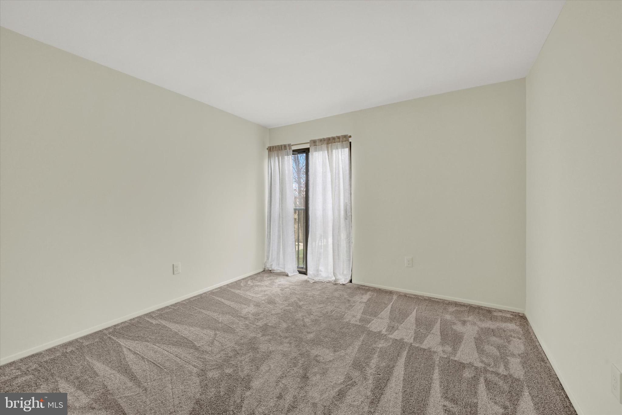 TOPFIELD CONDOMINIUM TOWNHOUSES - Residential