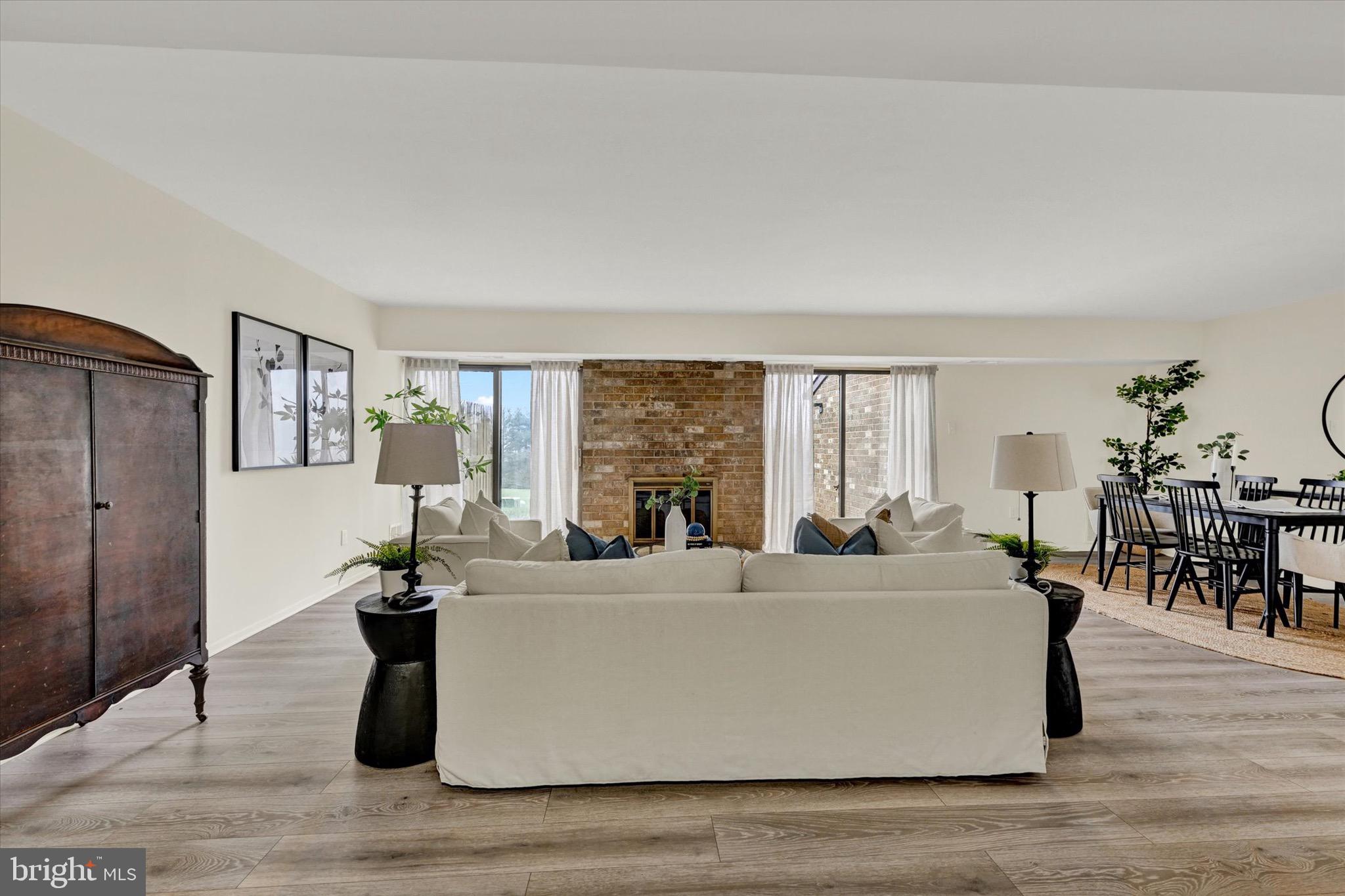 TOPFIELD CONDOMINIUM TOWNHOUSES - Residential