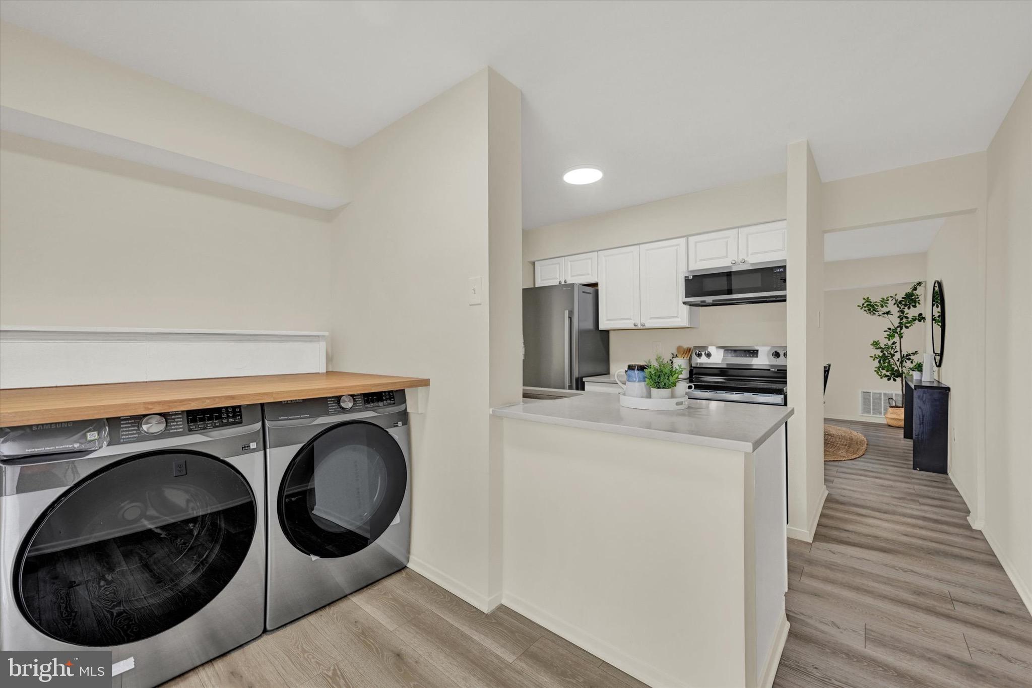 TOPFIELD CONDOMINIUM TOWNHOUSES - Residential