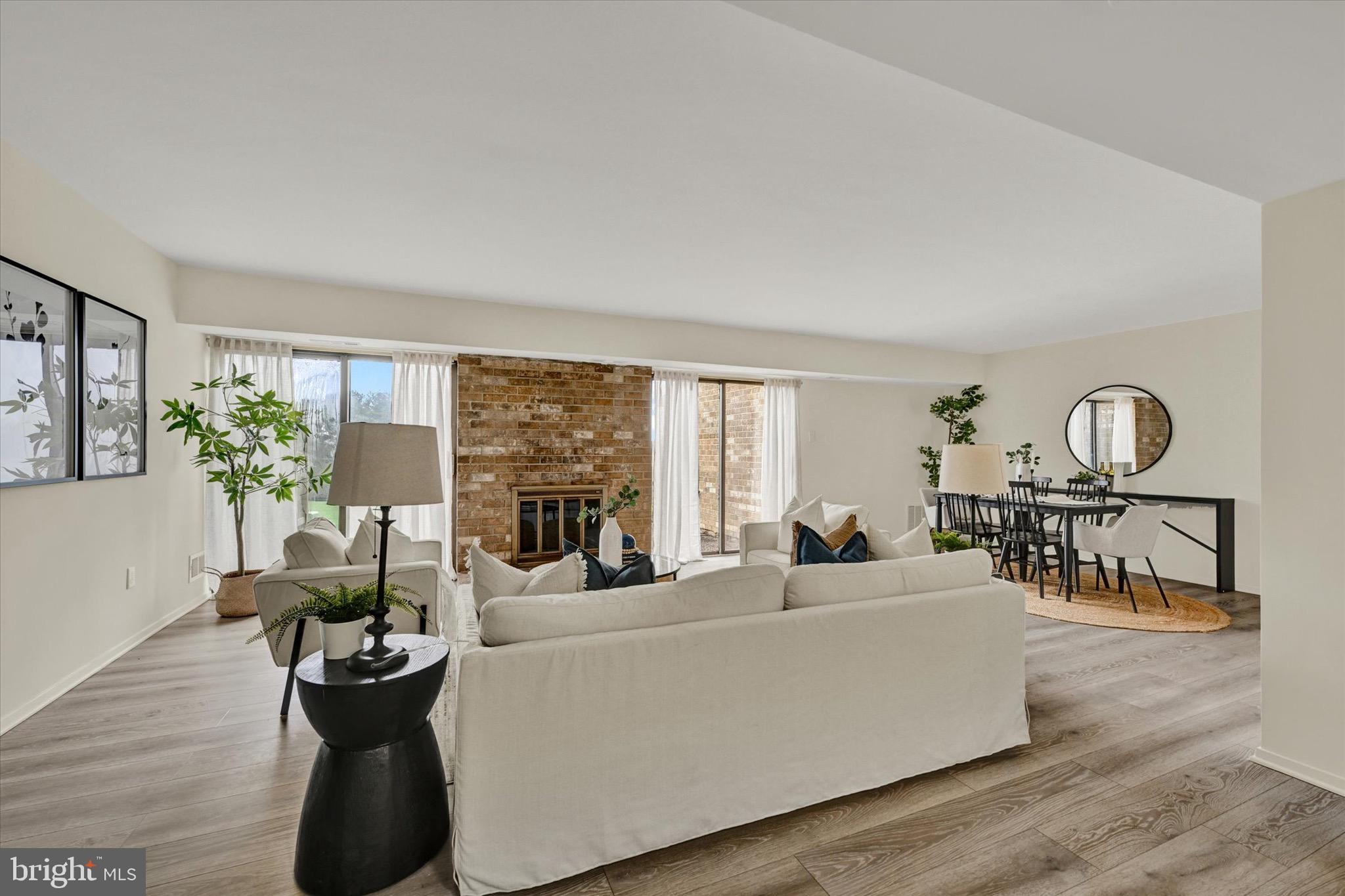 TOPFIELD CONDOMINIUM TOWNHOUSES - Residential