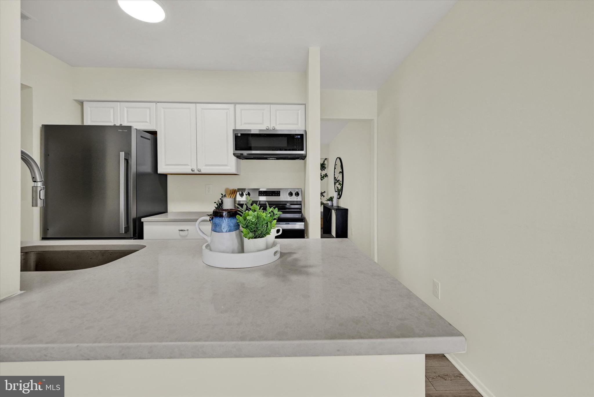 TOPFIELD CONDOMINIUM TOWNHOUSES - Residential