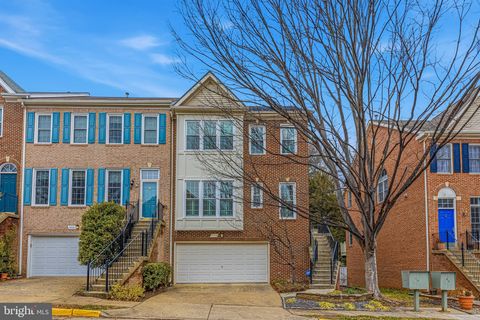Photo of 9412 Regency Crest Drive, VIENNA, VA 22181 (MLS # VAFX2293898)