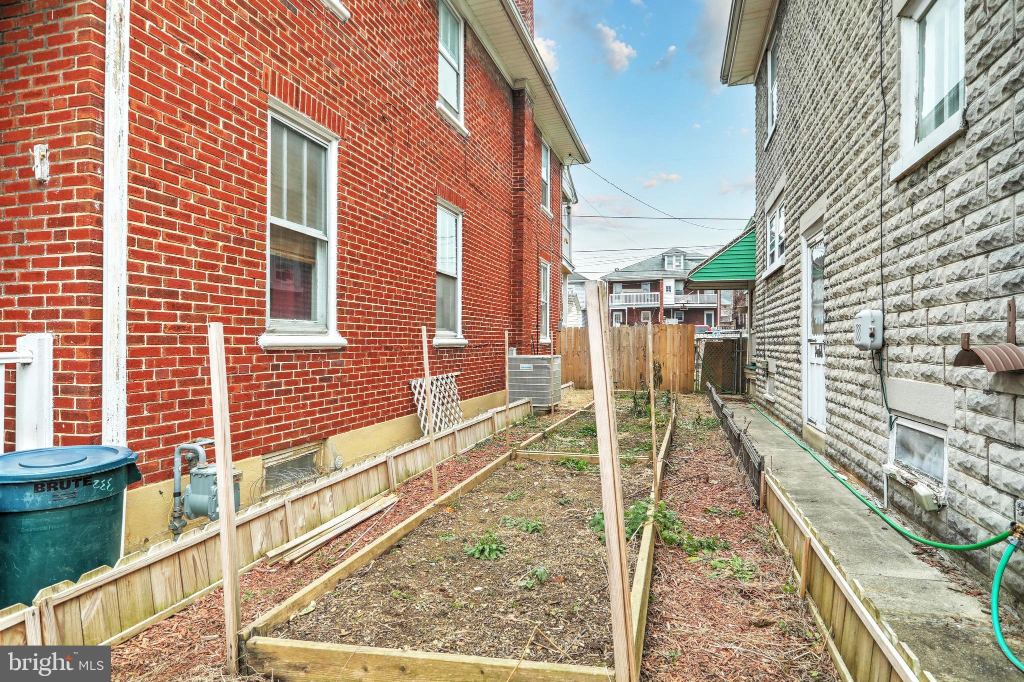 WEST YORK - Residential